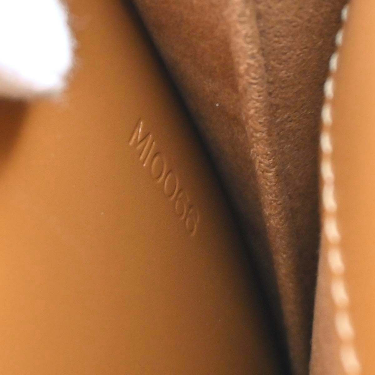 Louis Vuitton Louis Vuitton Pont Neuf Handbag Epi Leather Size ONE SIZE - 6 Thumbnail