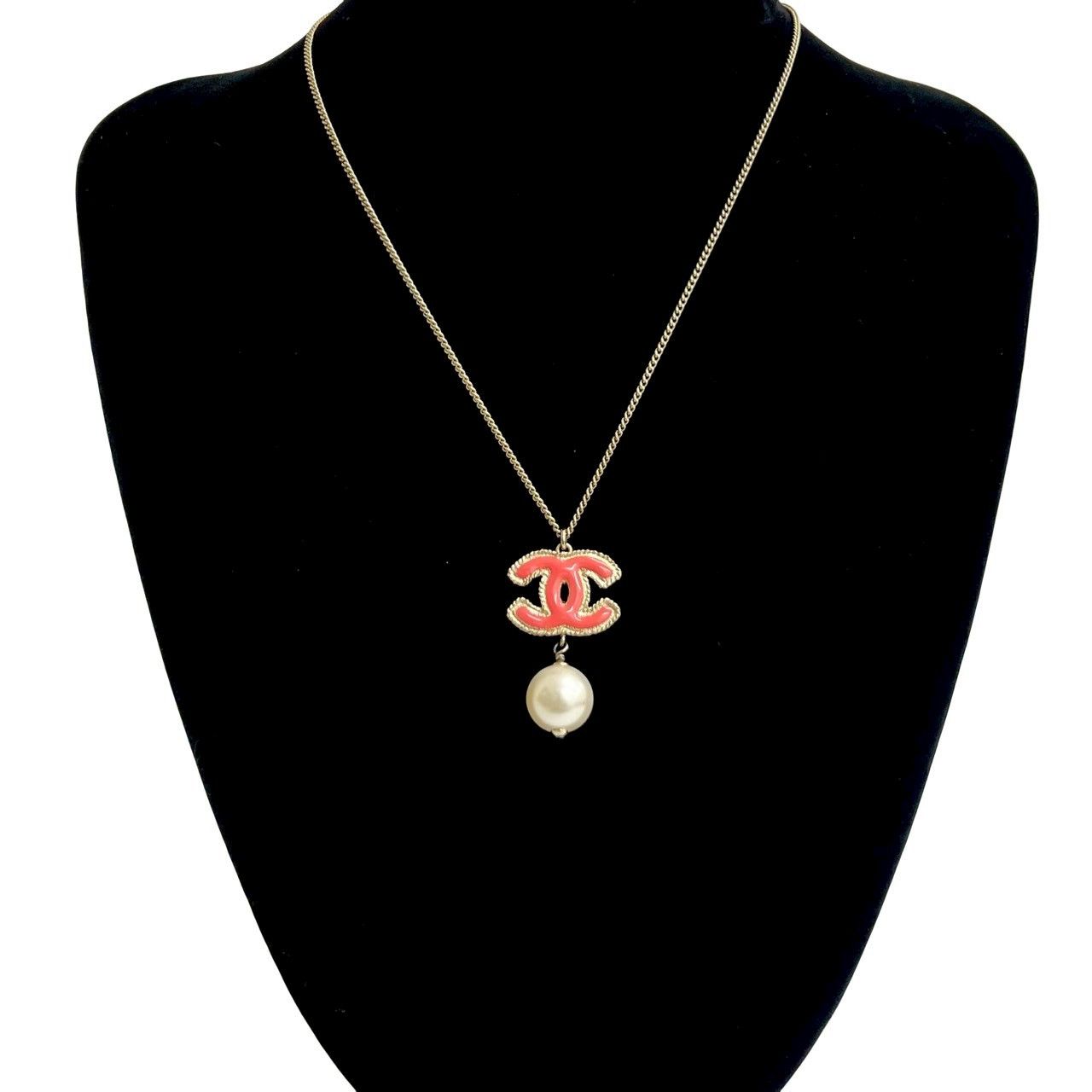 Chanel Chanel Chanel Coco Mark Swing Pearl Necklace Metal Necklace DUTY FREE for USA Size ONE SIZE - 2 Thumbnail
