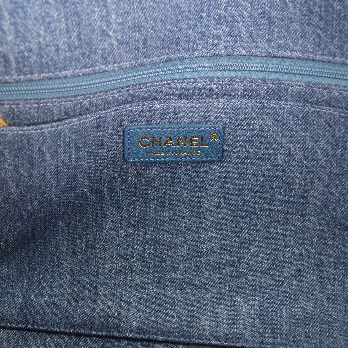 Chanel Chanel Egyptian Hieroglyph Flap Bag Denim and Shearling Size ONE SIZE - 4 Thumbnail