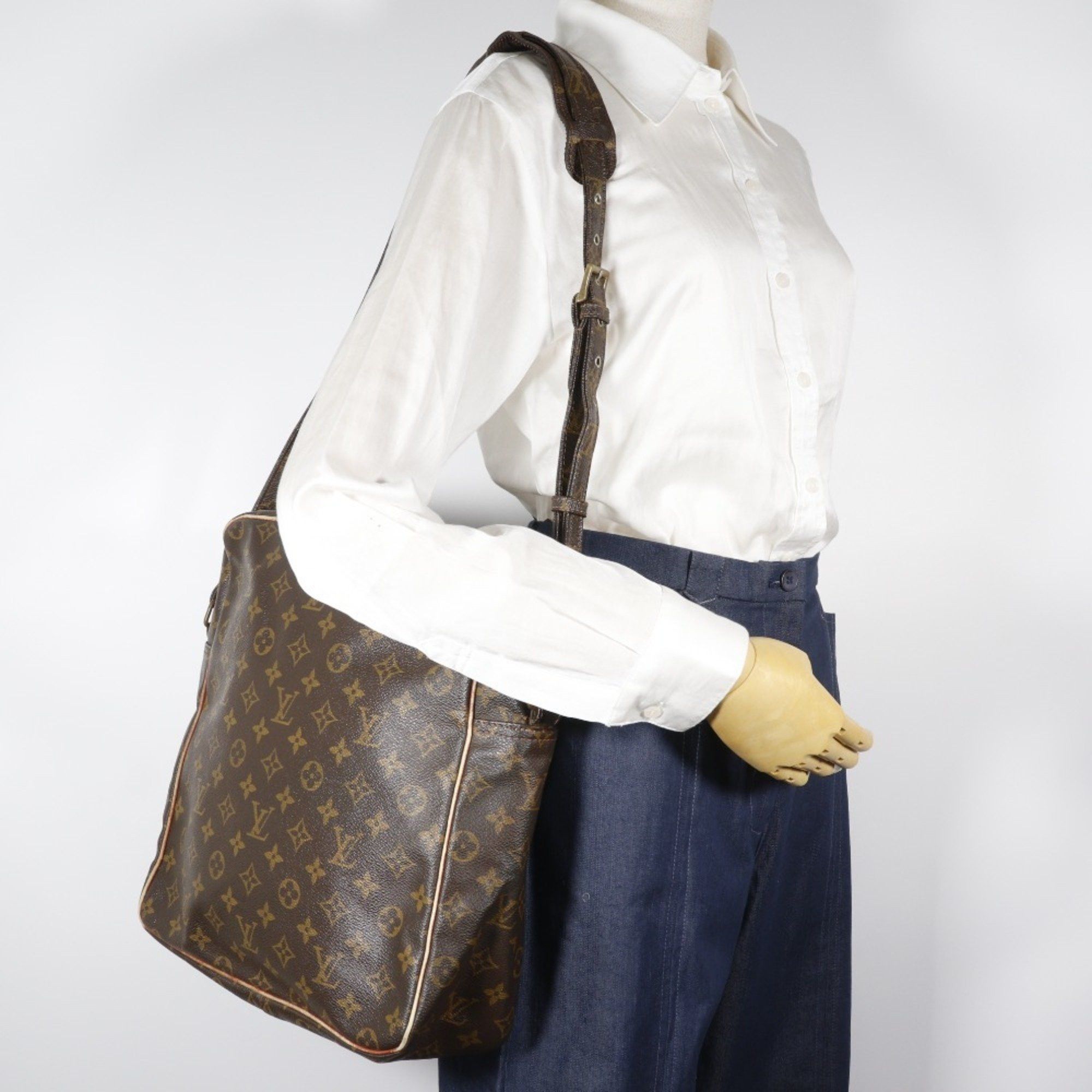 Louis Vuitton Louis Vuitton Marceau Shoulder Bag, Vintage M40264, Monogram Canvas, Brown, A5 Size, Zipper closure, Unisex Size ONE SIZE - 18 Thumbnail