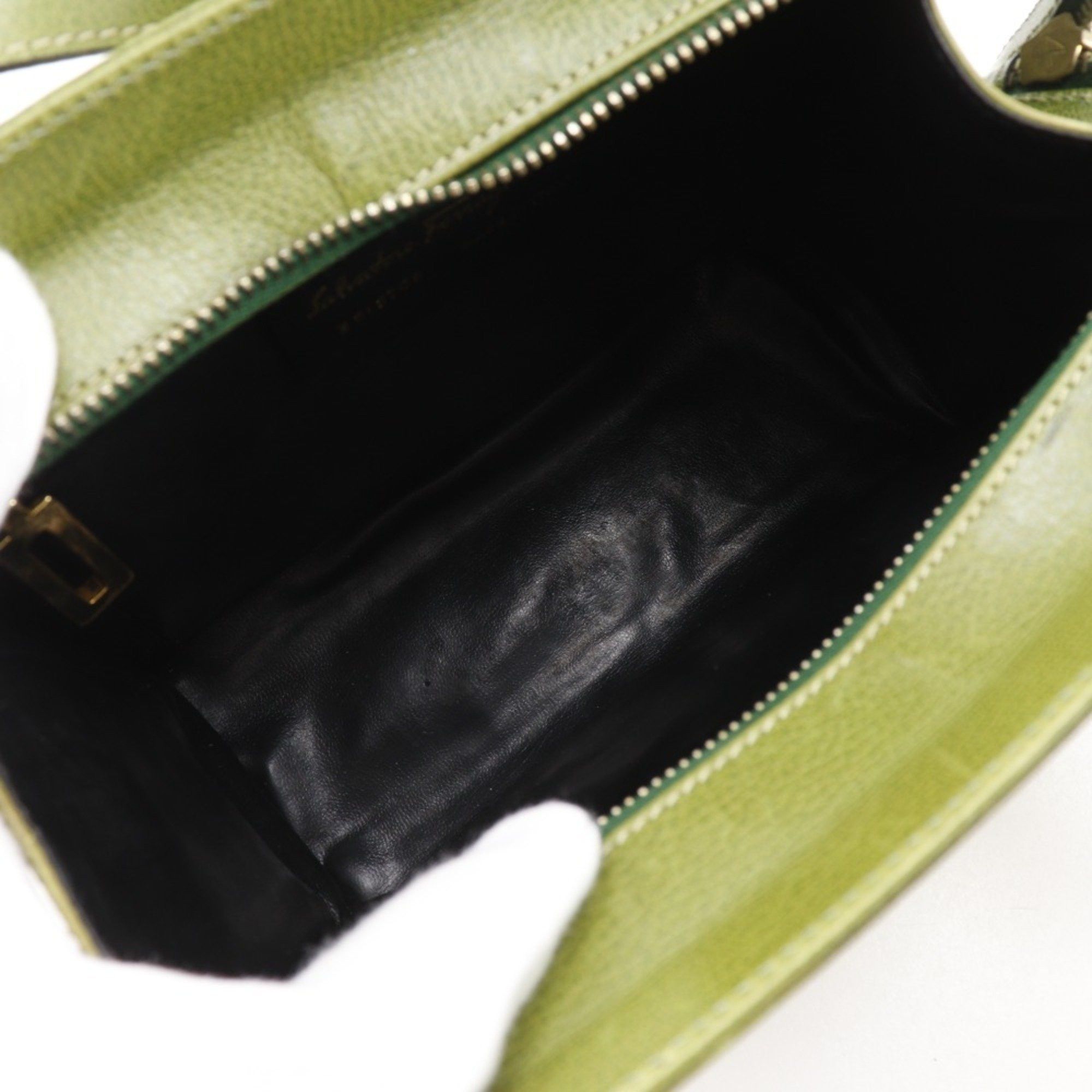 Salvatore Ferragamo Salvatore Ferragamo shoulder bag E21.2709, green leather with zipper, for women Size ONE SIZE - 5 Thumbnail