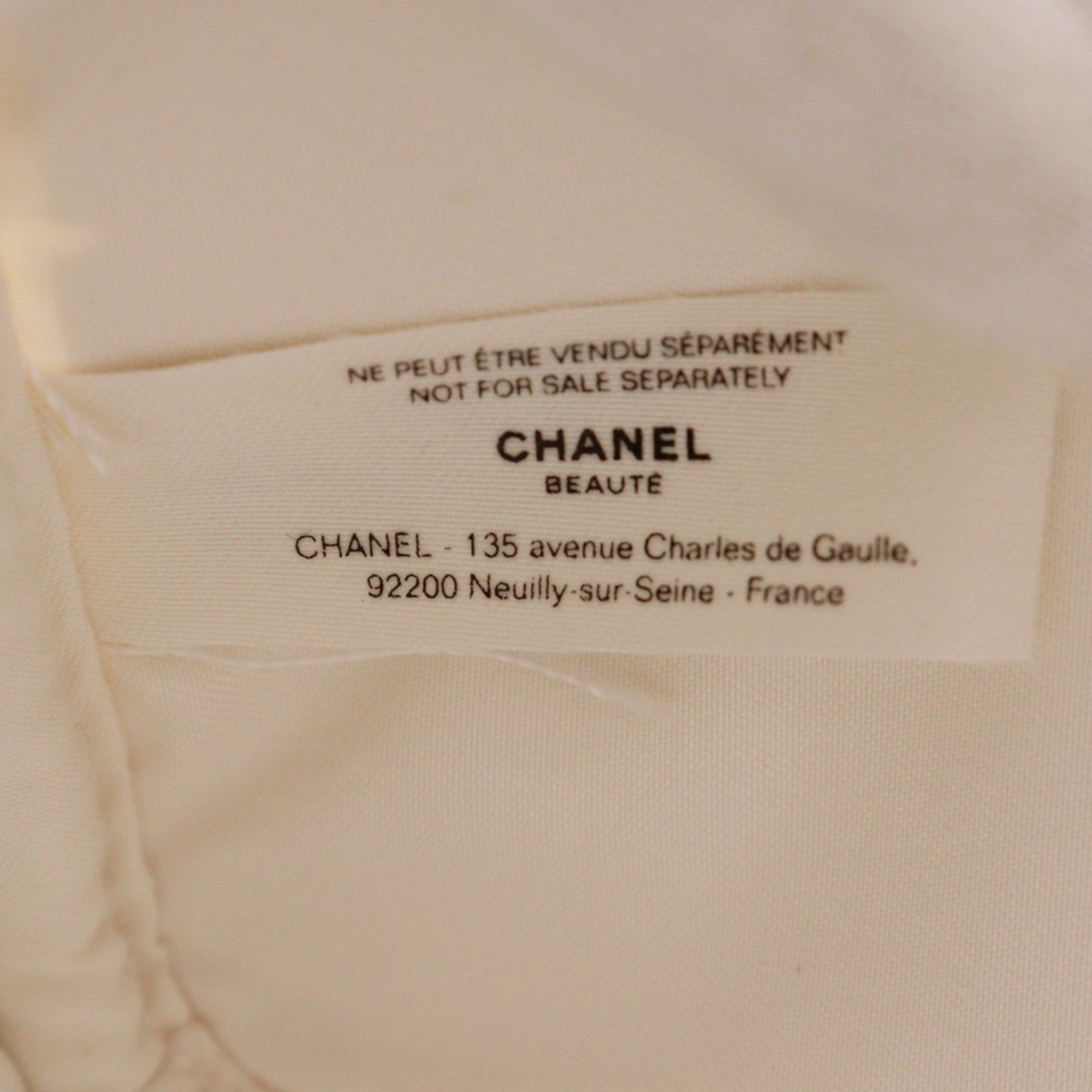 Chanel CHANEL 2024 Christmas Coffret Novelty Pouch, White Tweed with Zipper, Women's Size ONE SIZE - 7 Thumbnail