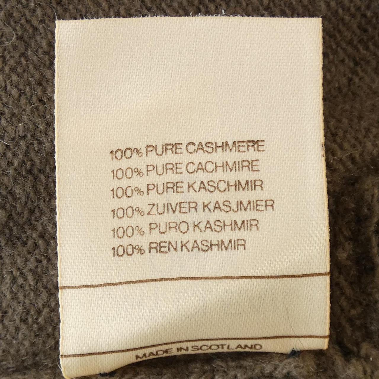 Chanel Chanel Chanel 100% Cashmere Knit Others Tops DUTY FREE for USA Size ONE SIZE - 3 Thumbnail