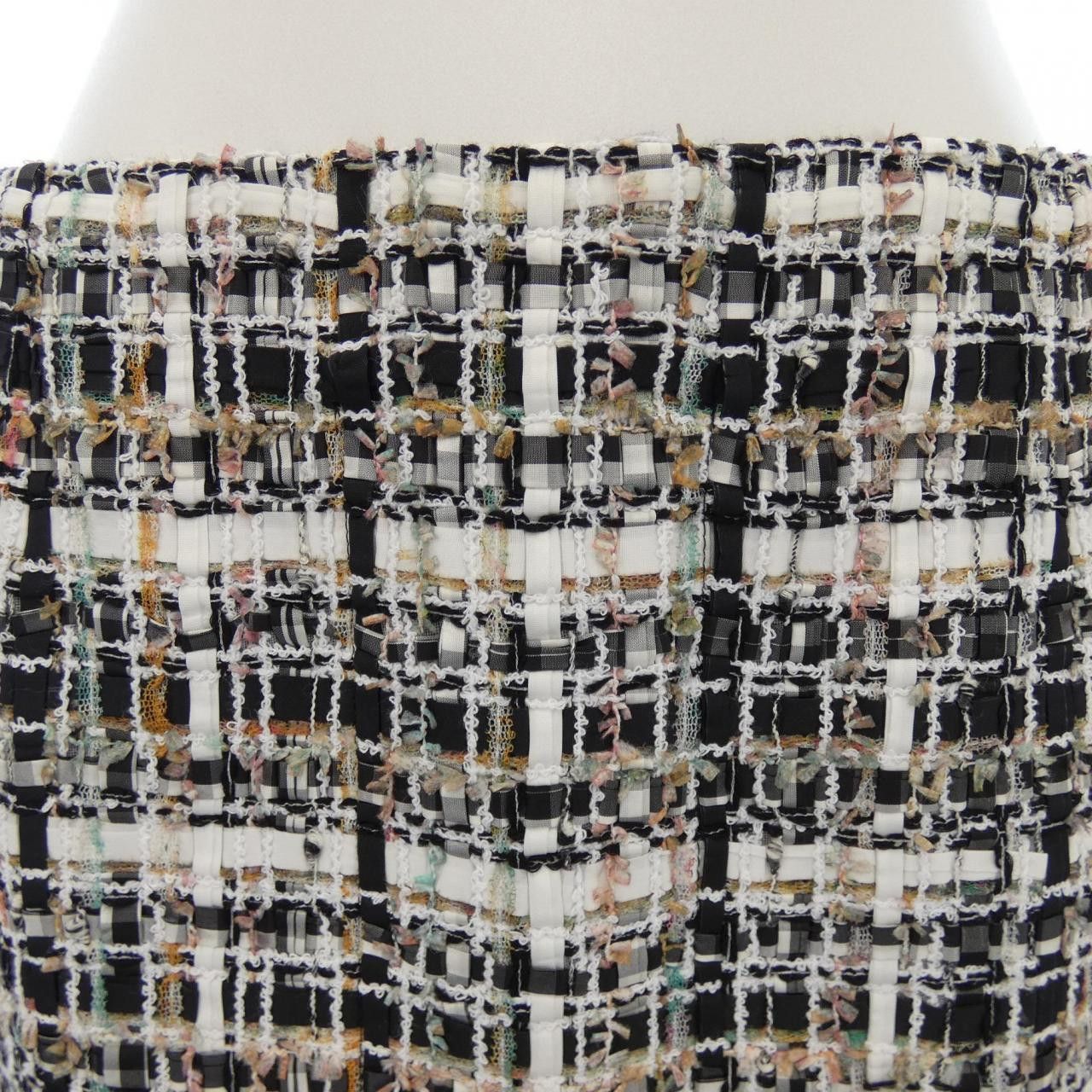 Chanel Chanel Chanel Skirt Skirt Others Skirts P71841V63533 22C DUTY FREE for USA Size ONE SIZE - 6 Thumbnail