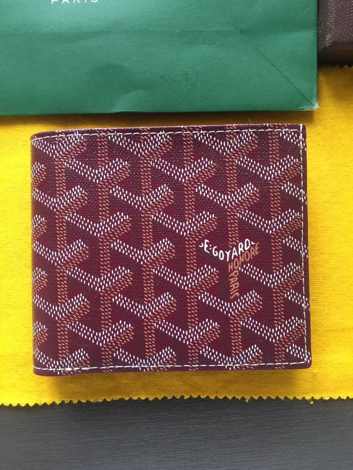 Goyard Maroon wallet with pouch |