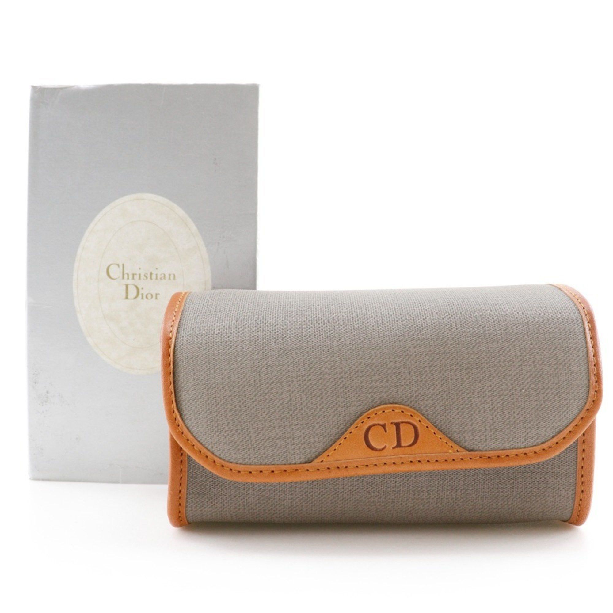 Dior Christian Dior CD logo pouch, novelty, gray, PVC, made in Spain, magnetic, logo, for women Size ONE SIZE - 10 Thumbnail