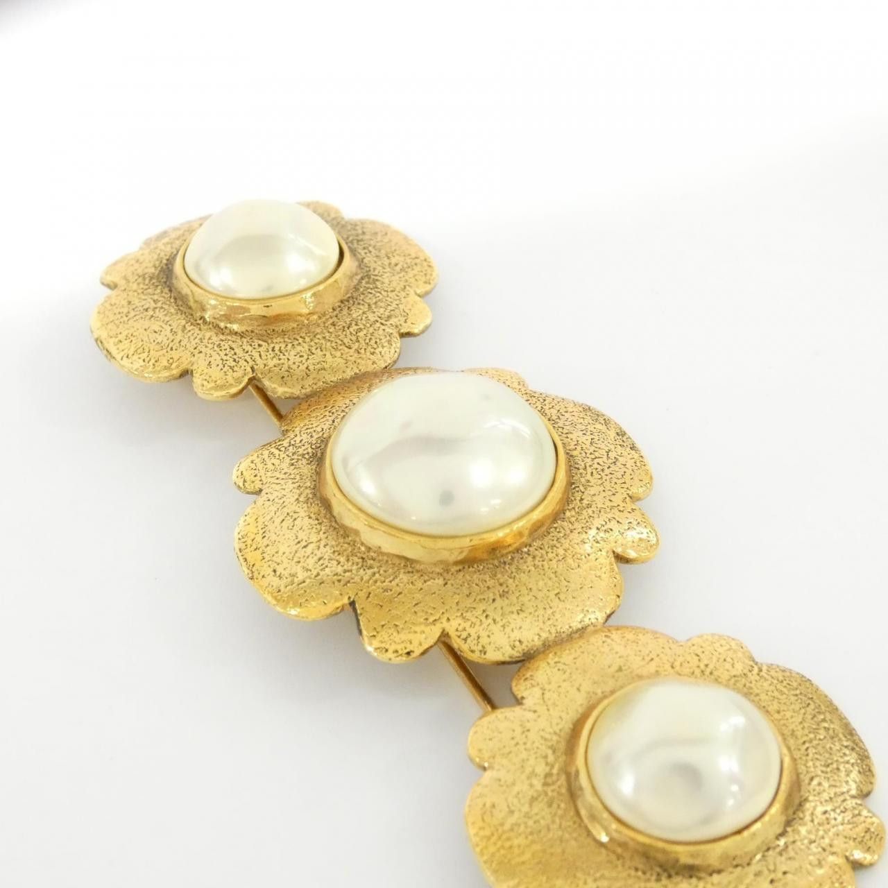 Chanel Chanel Chanel Faux Pearl Brooch Plastic Brooch DUTY FREE for USA Size ONE SIZE - 3 Thumbnail