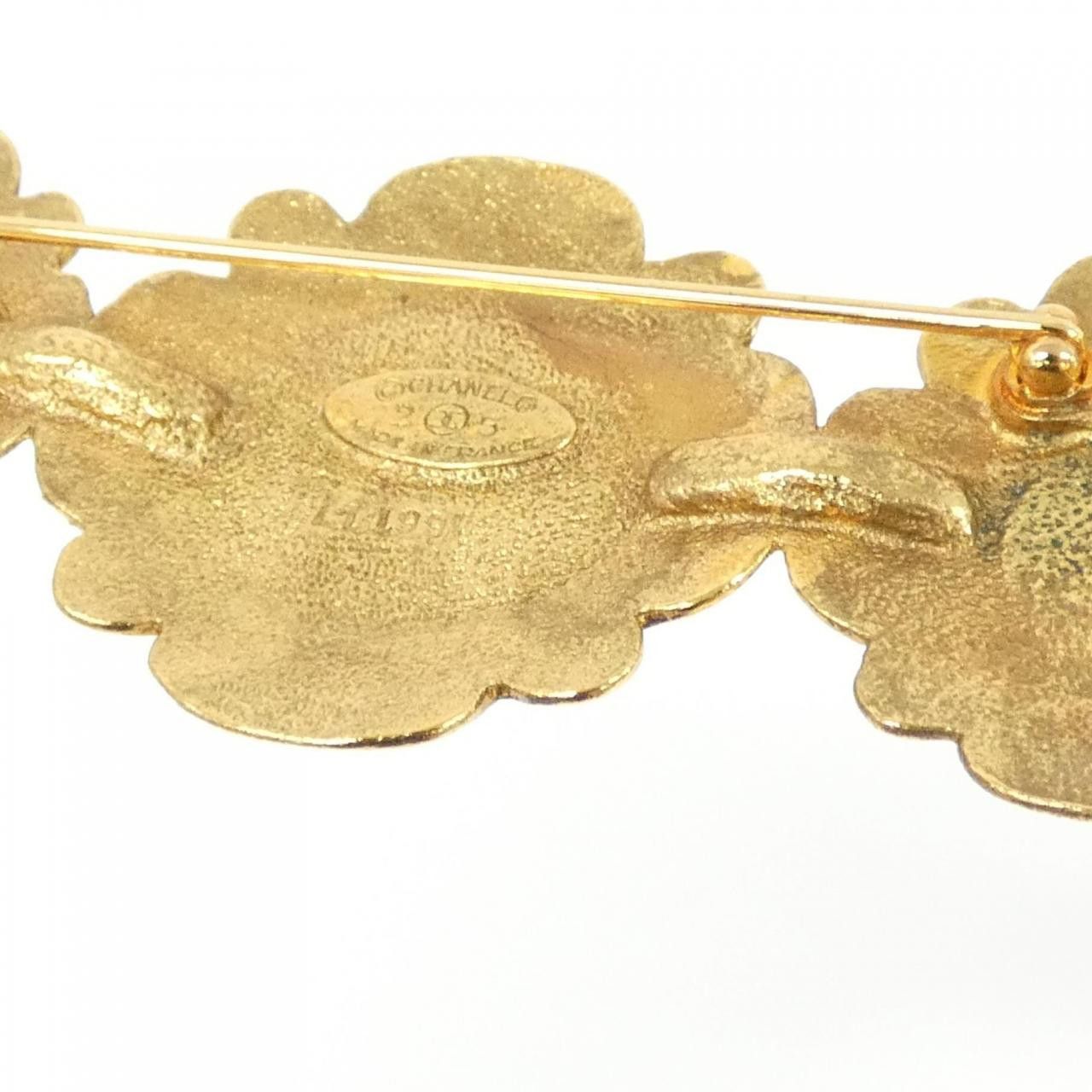 Chanel Chanel Chanel Faux Pearl Brooch Plastic Brooch DUTY FREE for USA Size ONE SIZE - 5 Thumbnail