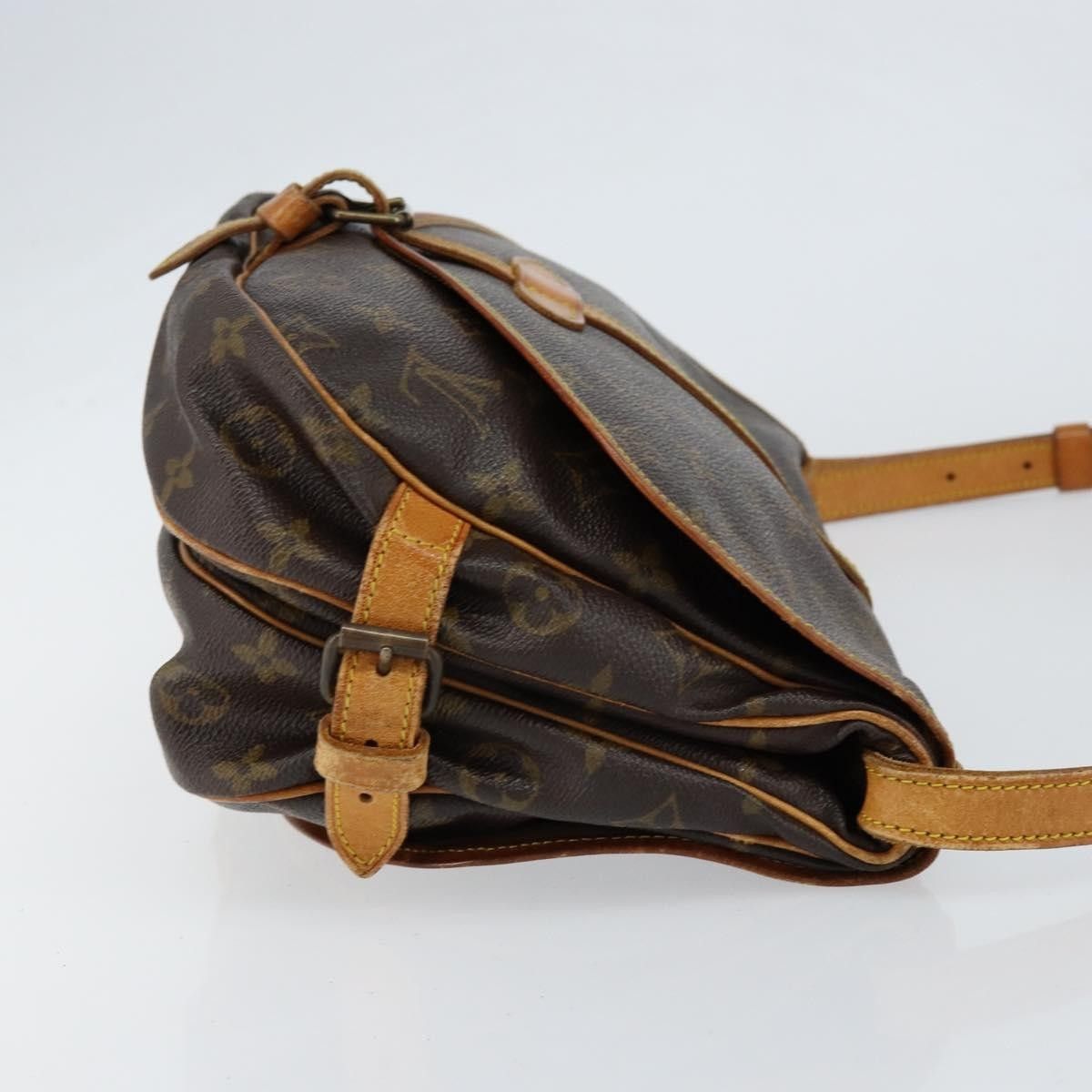 Louis Vuitton Louis Vuitton Saumur Handbag Monogram Canvas Size ONE SIZE - 3 Thumbnail