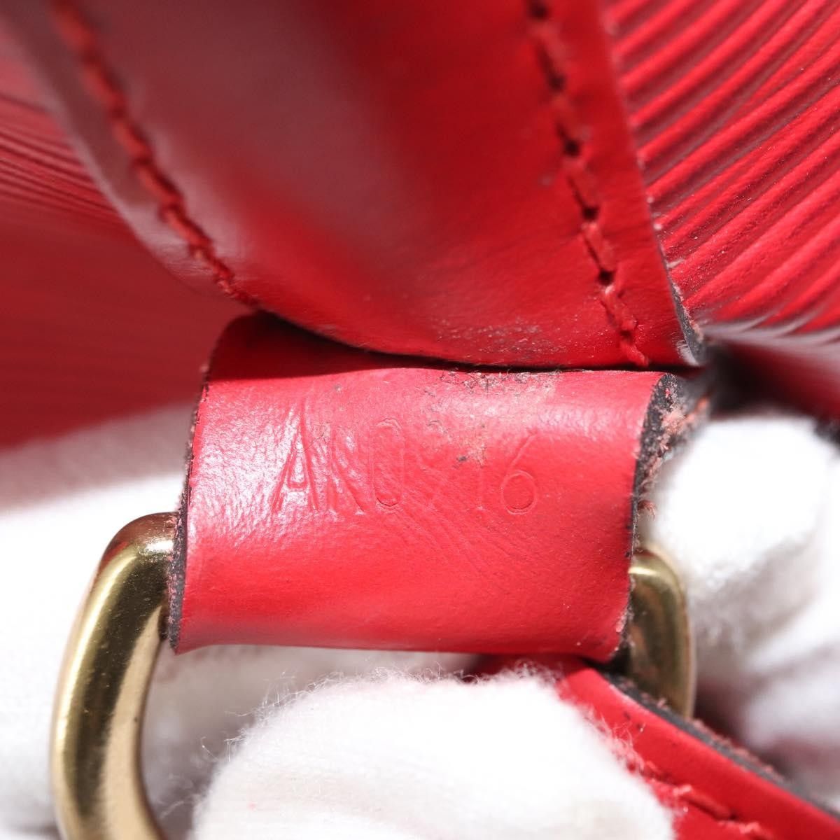Louis Vuitton Louis Vuitton Noe Handbag Epi Leather Size ONE SIZE - 6 Thumbnail
