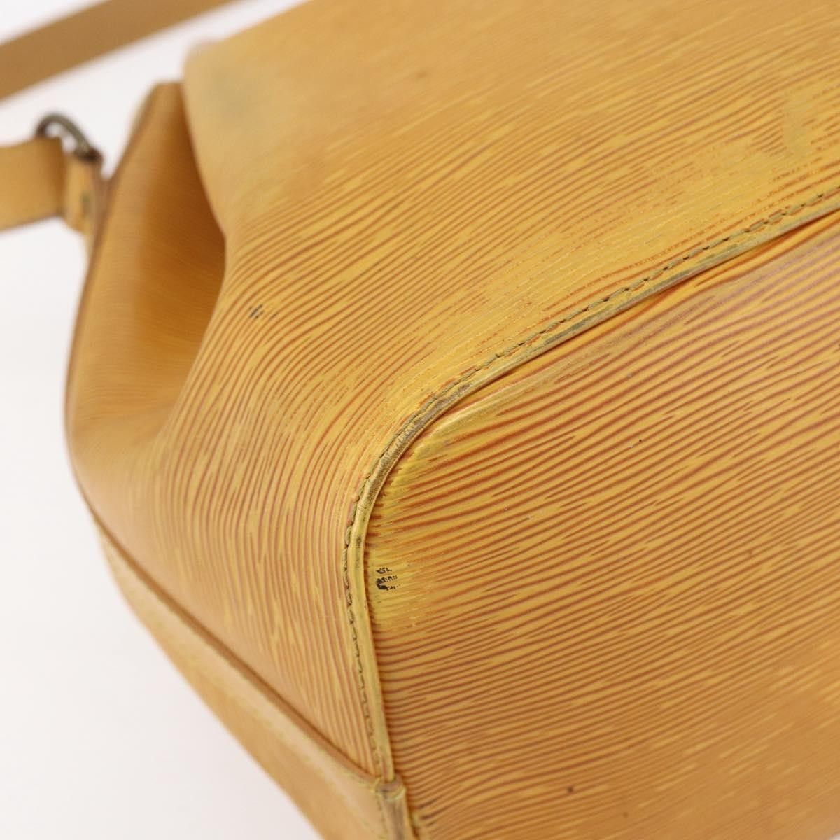 Louis Vuitton Louis Vuitton Petit Noe Epi Leather Size ONE SIZE - 9 Thumbnail