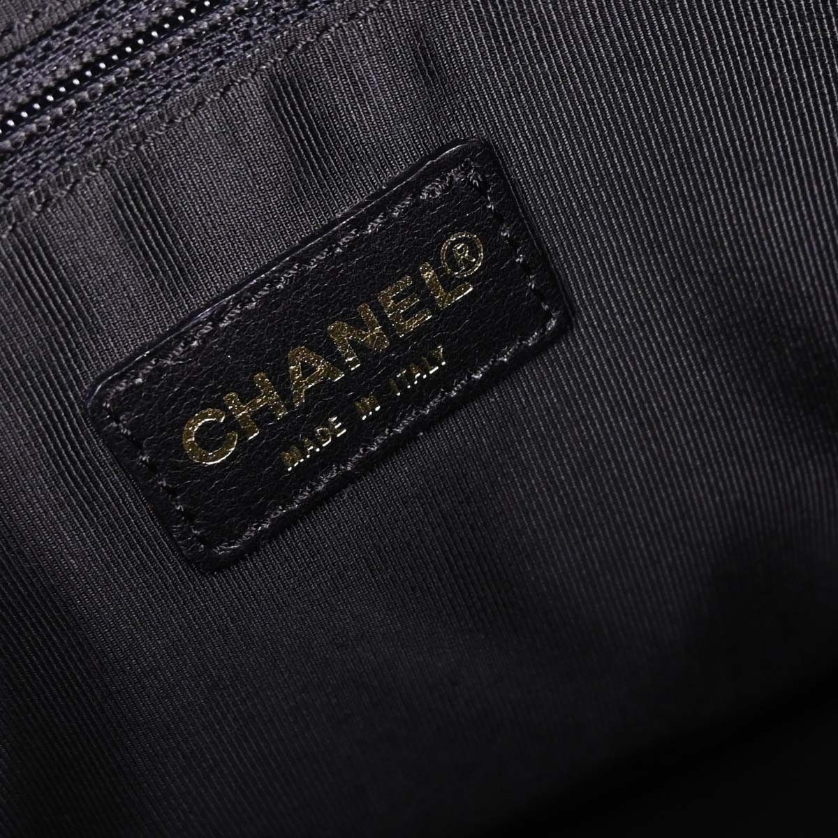Chanel Chanel Chocolate Bar CC Tote Quilted Leather Size ONE SIZE - 4 Thumbnail