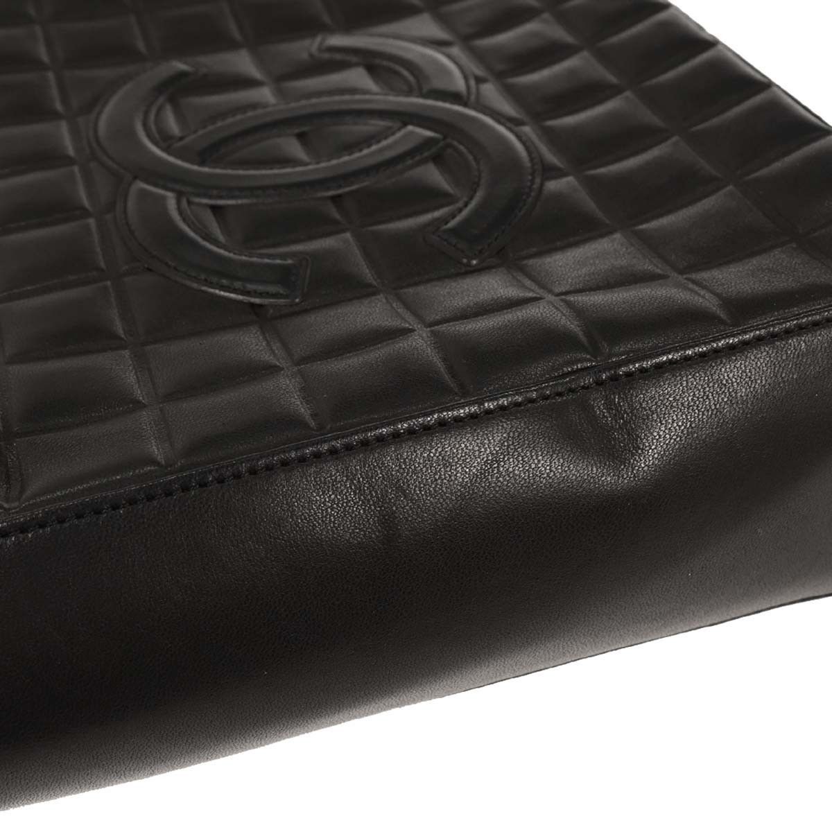 Chanel Chanel Chocolate Bar CC Tote Quilted Leather Size ONE SIZE - 7 Thumbnail