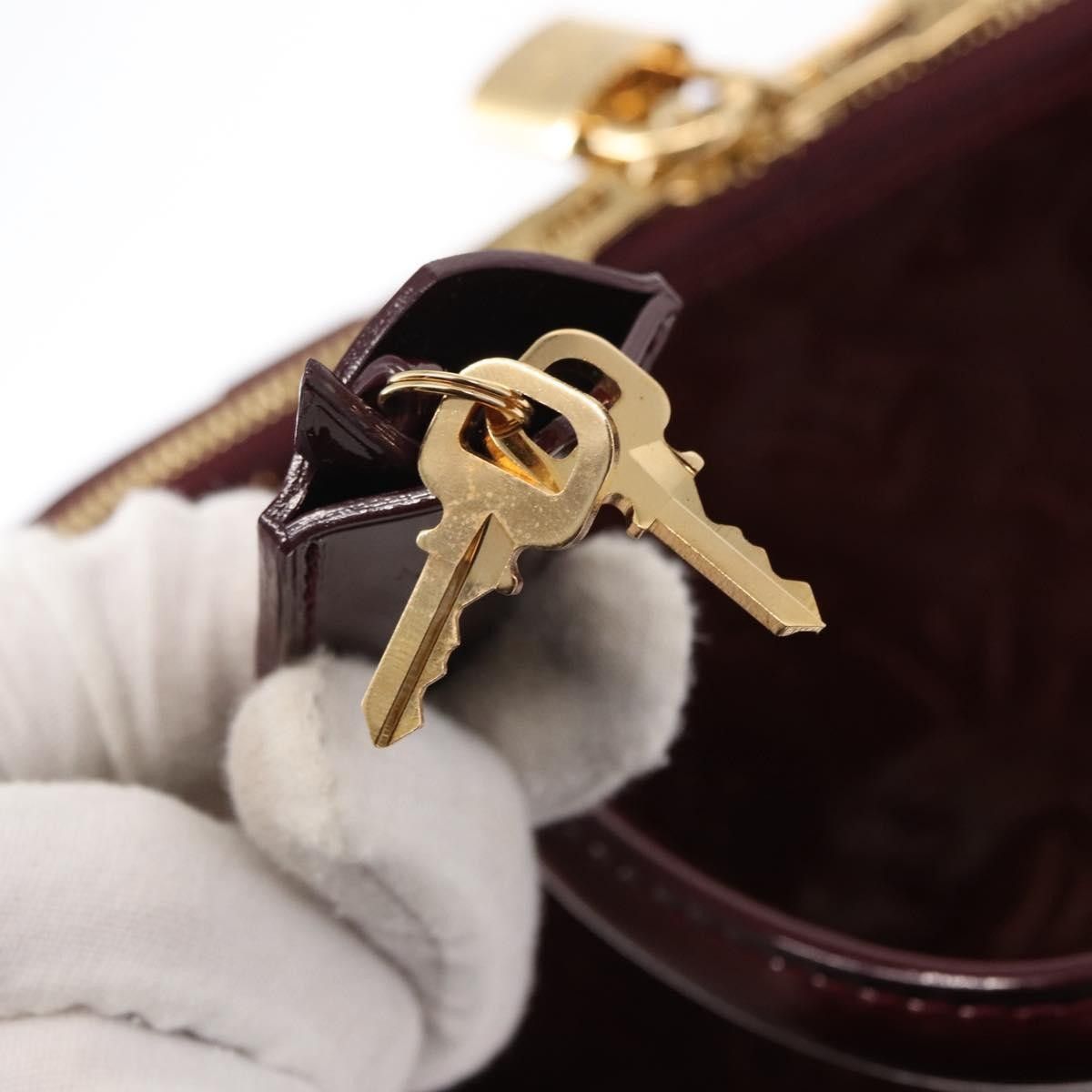 Louis Vuitton Louis Vuitton Alma Handbag Monogram Vernis Size ONE SIZE - 14 Thumbnail