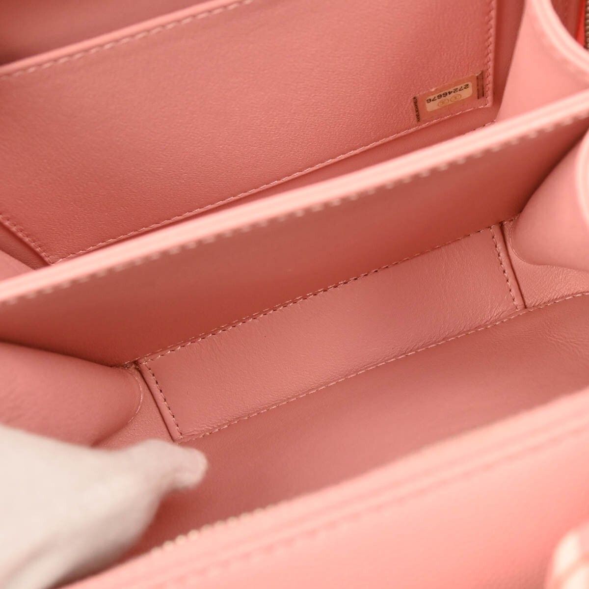 Chanel Chanel Filigree Vanity Case Quilted Caviar with Striped Leather Size ONE SIZE - 4 Thumbnail
