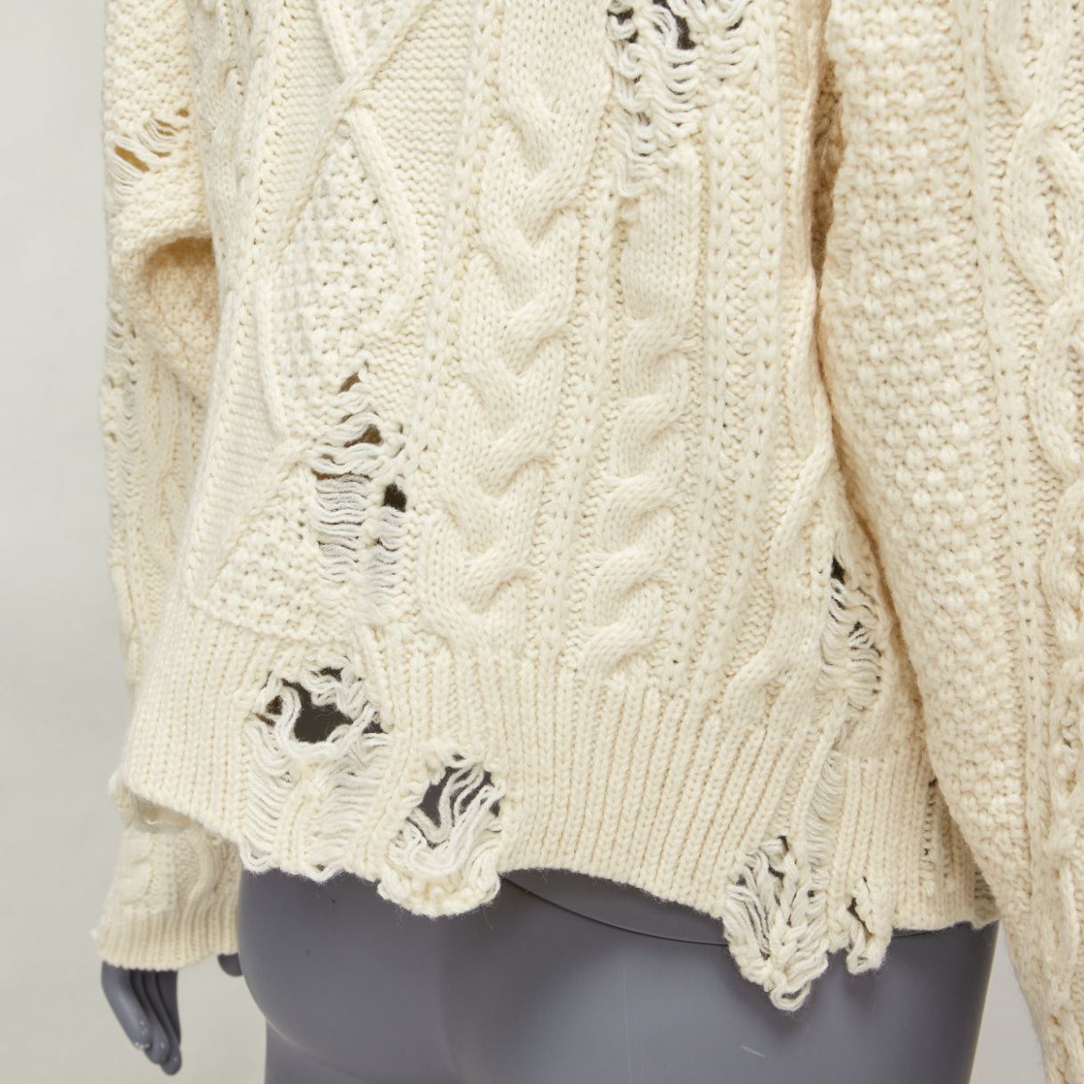 Maison MIHARA YASUHIRO MIHARA YASUHIRO cream acrylic wool distressed cable knit pullover sweater FR36 Size S / US 4 / IT 40 - 2 Thumbnail