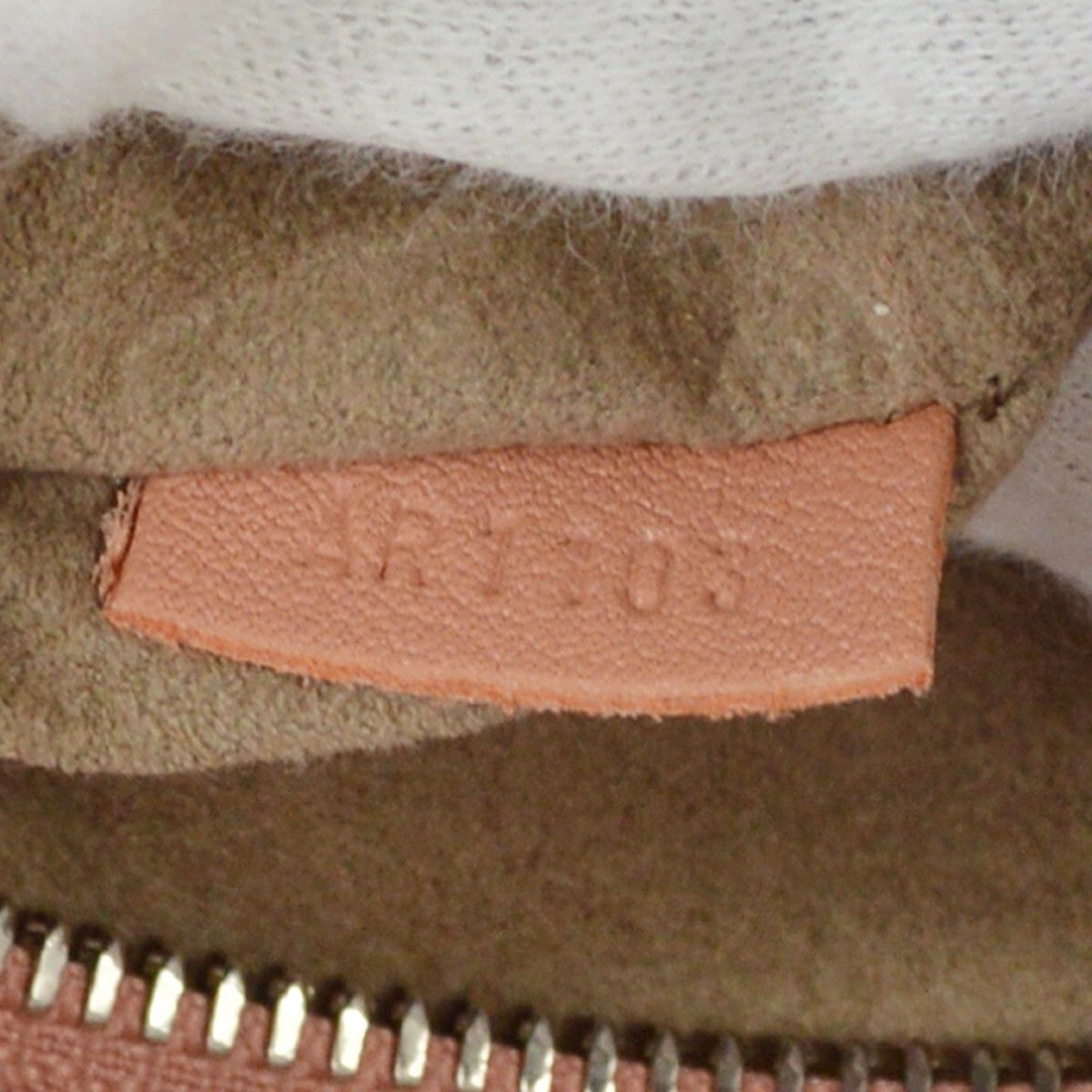 Louis Vuitton Louis Vuitton Selene Handbag Mahina Leather Size ONE SIZE - 5 Thumbnail