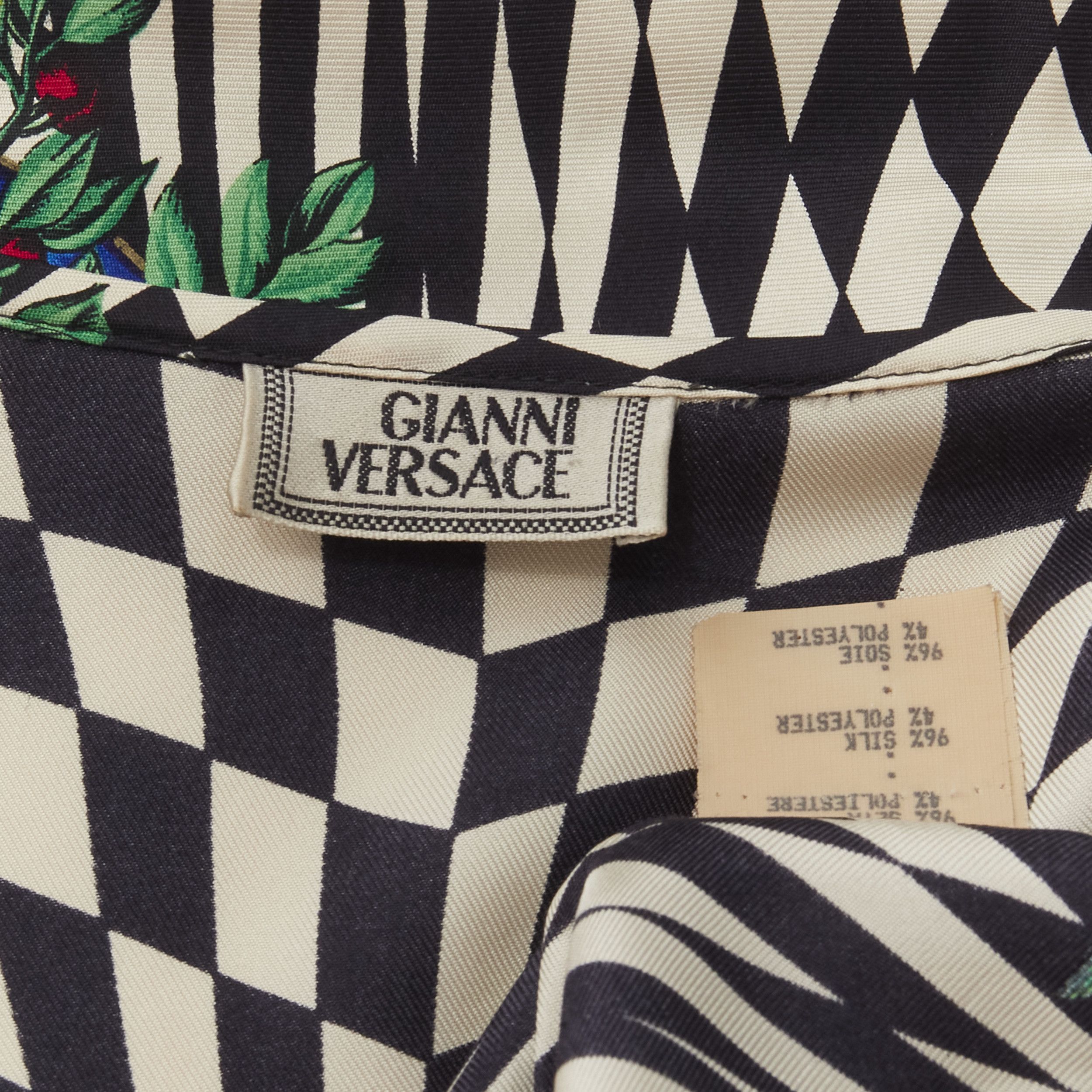 Versace GIANNI VERSACE Vintage baroque royal optical graphic print gold button collar shirt IT38 XS Size XS / US 0-2 / IT 36-38 - 10 Thumbnail