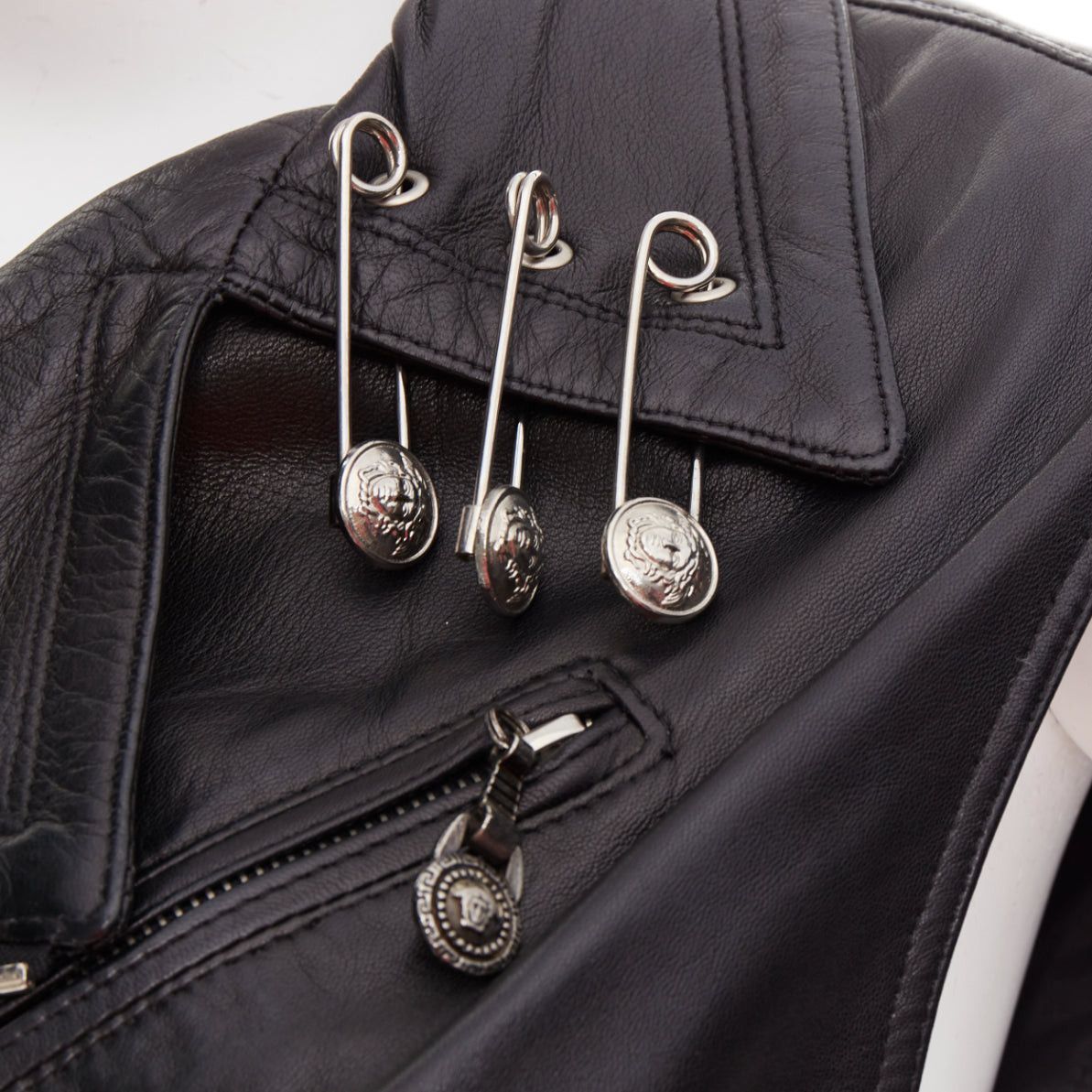 Versace GIANNI VERSACE 1994 Vintage leather medusa safety pin biker vest IT38 XS Size XS / US 0-2 / IT 36-38 - 2 Thumbnail
