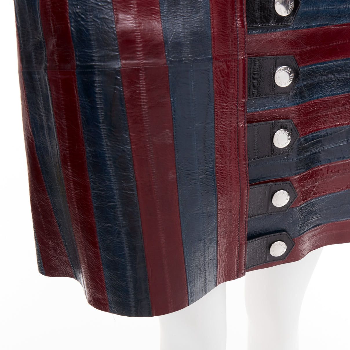 Louis Vuitton LOUIS VUITTON 2015 Runway burgundy navy eel leather patchwork skirt FR38 M Size 28" / US 6 / IT 42 - 2 Thumbnail
