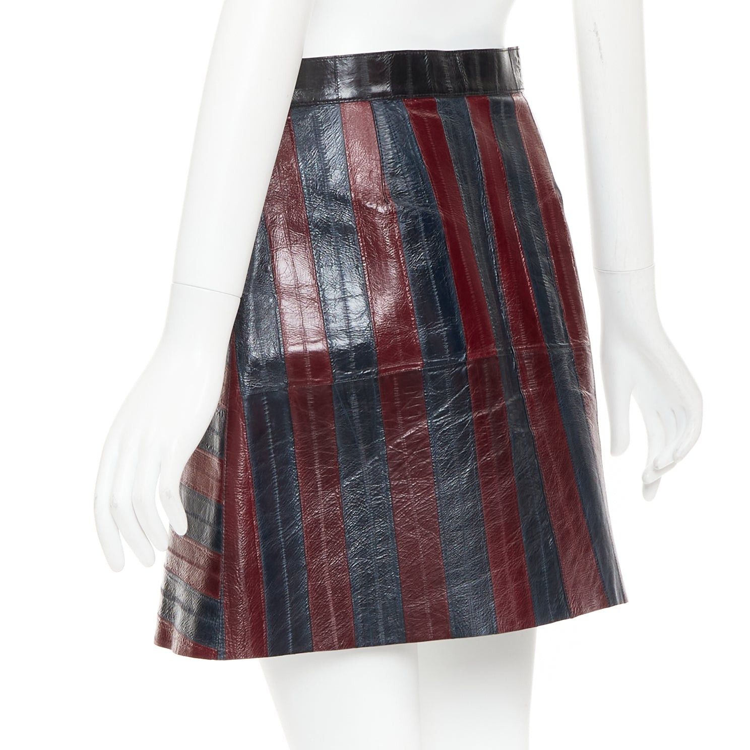 Louis Vuitton LOUIS VUITTON 2015 Runway burgundy navy eel leather patchwork skirt FR38 M Size 28" / US 6 / IT 42 - 6 Thumbnail