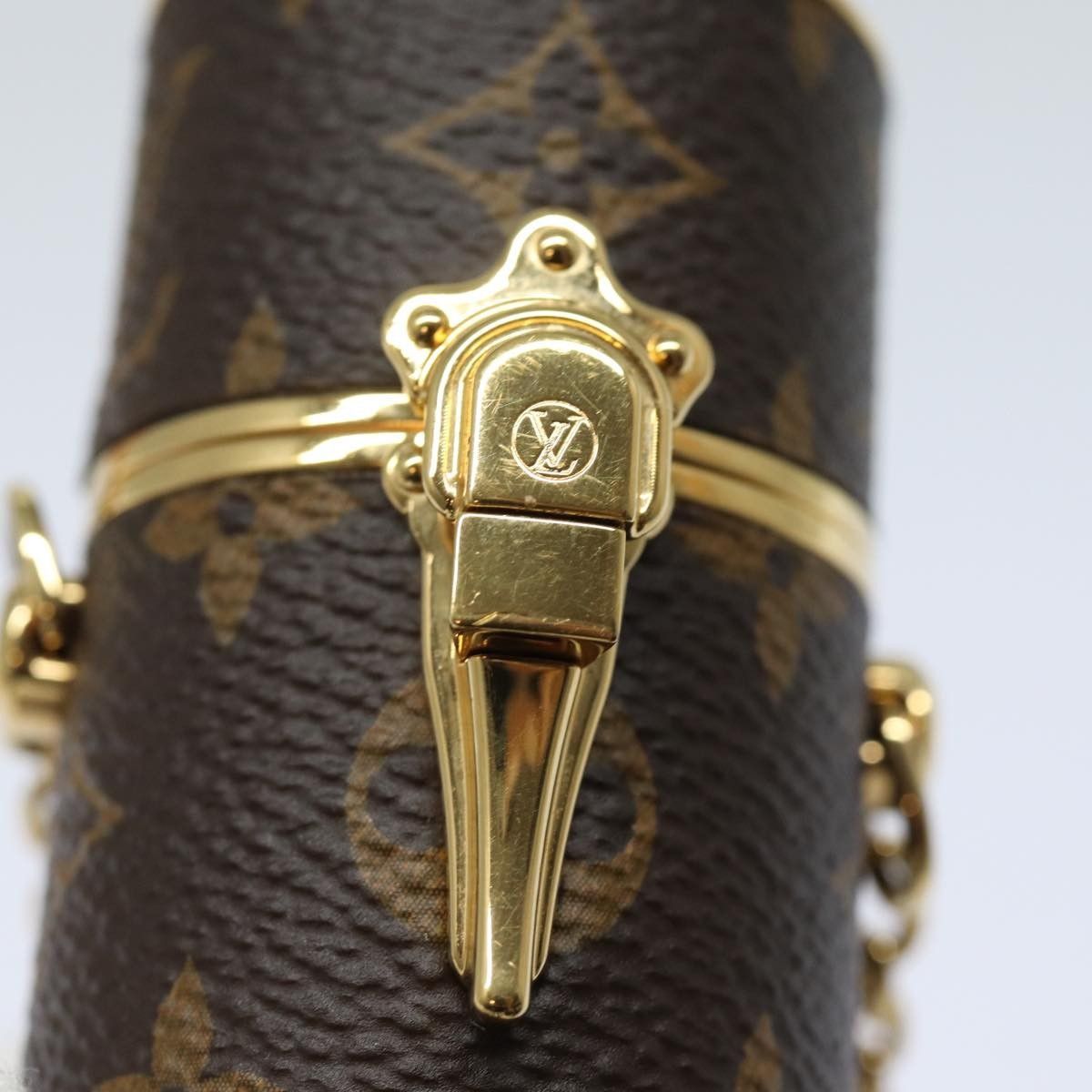 Louis Vuitton Louis Vuitton Lipstick Case on Chain Monogram Canvas Size ONE SIZE - 12 Thumbnail