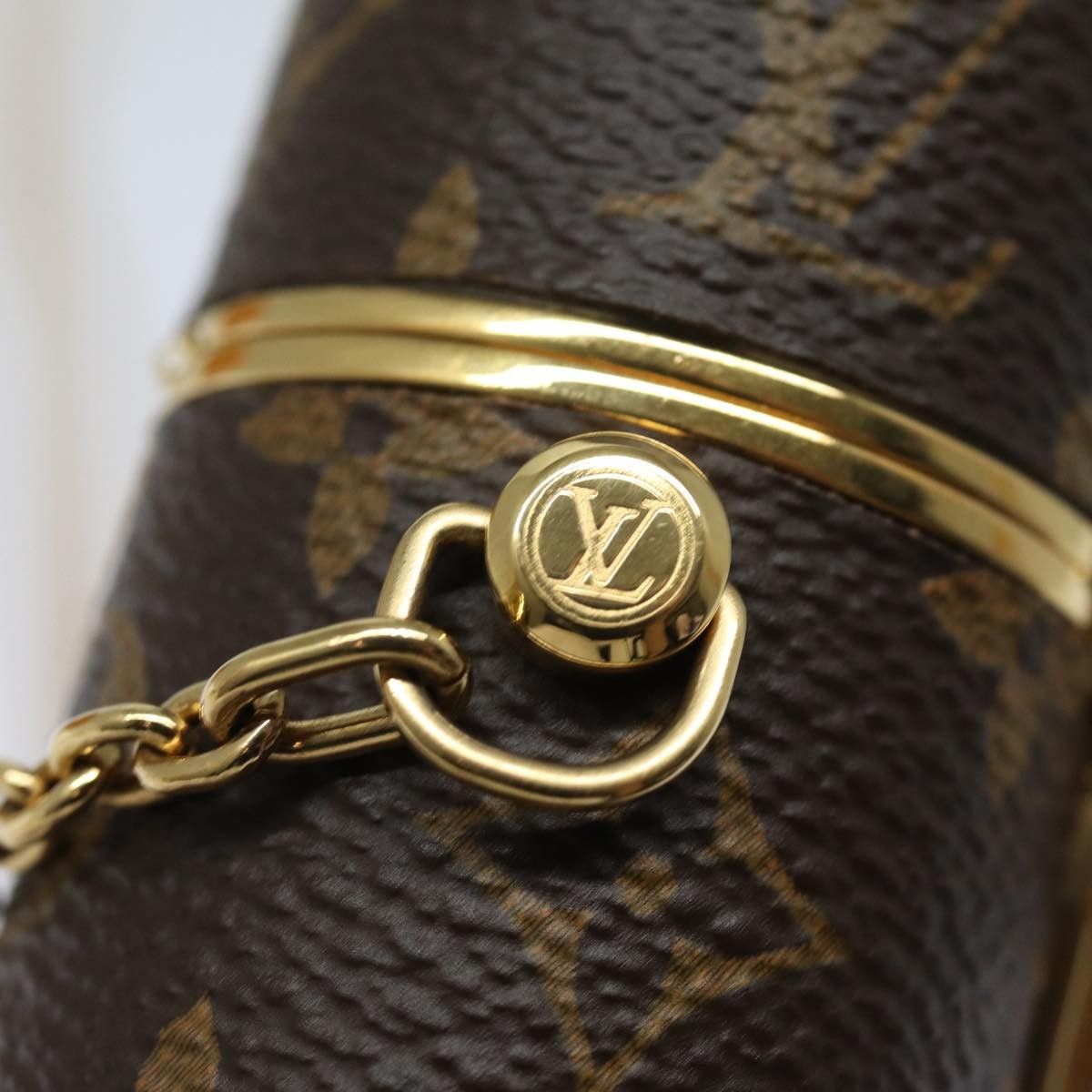 Louis Vuitton Louis Vuitton Lipstick Case on Chain Monogram Canvas Size ONE SIZE - 13 Thumbnail