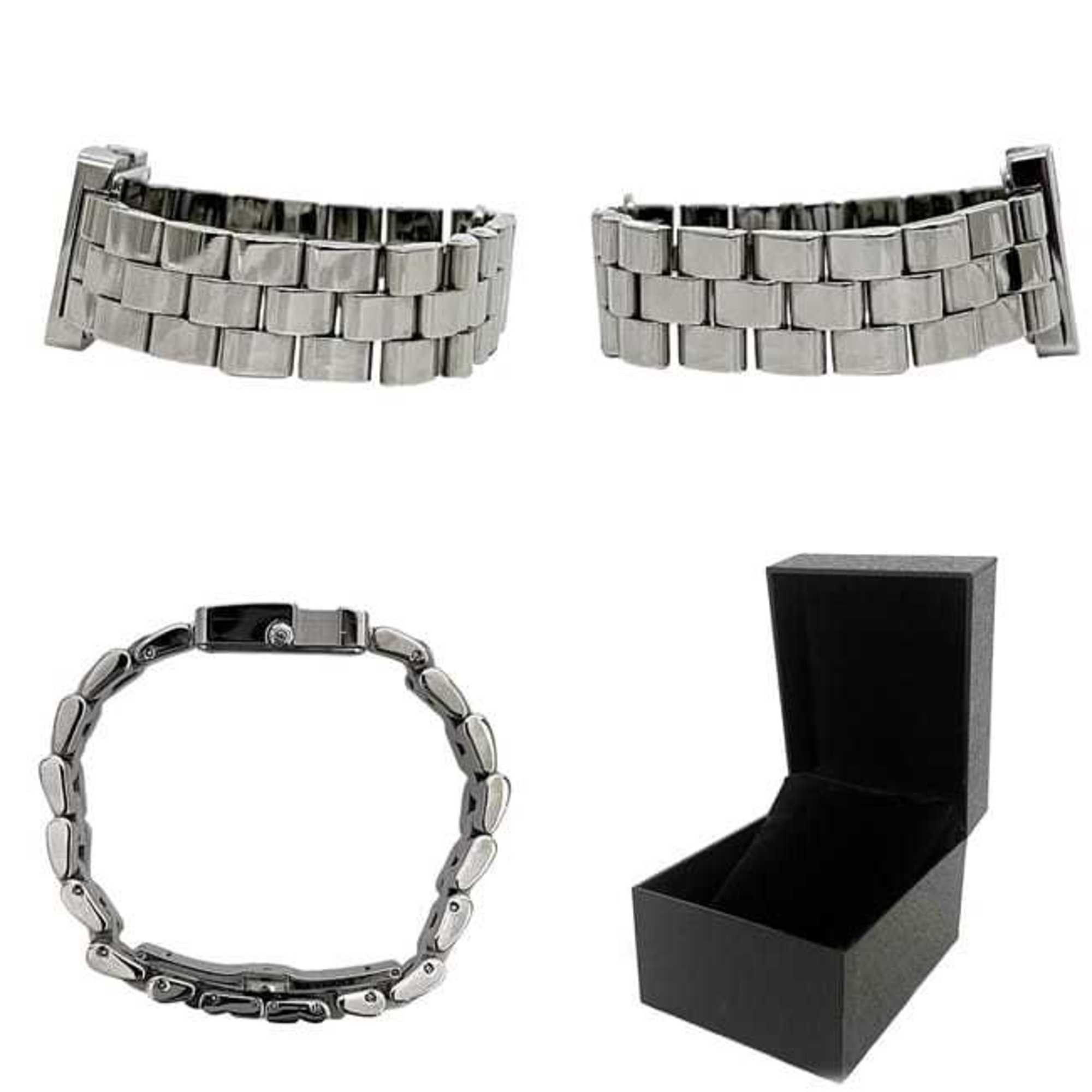 Gucci Gucci G-Square Watch f-24540 Black/Silver 3600J Stainless Steel Quartz Movement 0013*** GUCCI Square Battery-Operated Black Dial Two-Hand Analog Men's Women's Boys' Sizes Metal Bracelet Size ONE SIZE - 4 Thumbnail