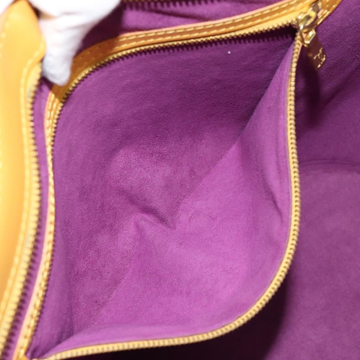 Louis Vuitton Louis Vuitton Saint Jacques Epi Leather Size ONE SIZE - 22 Thumbnail