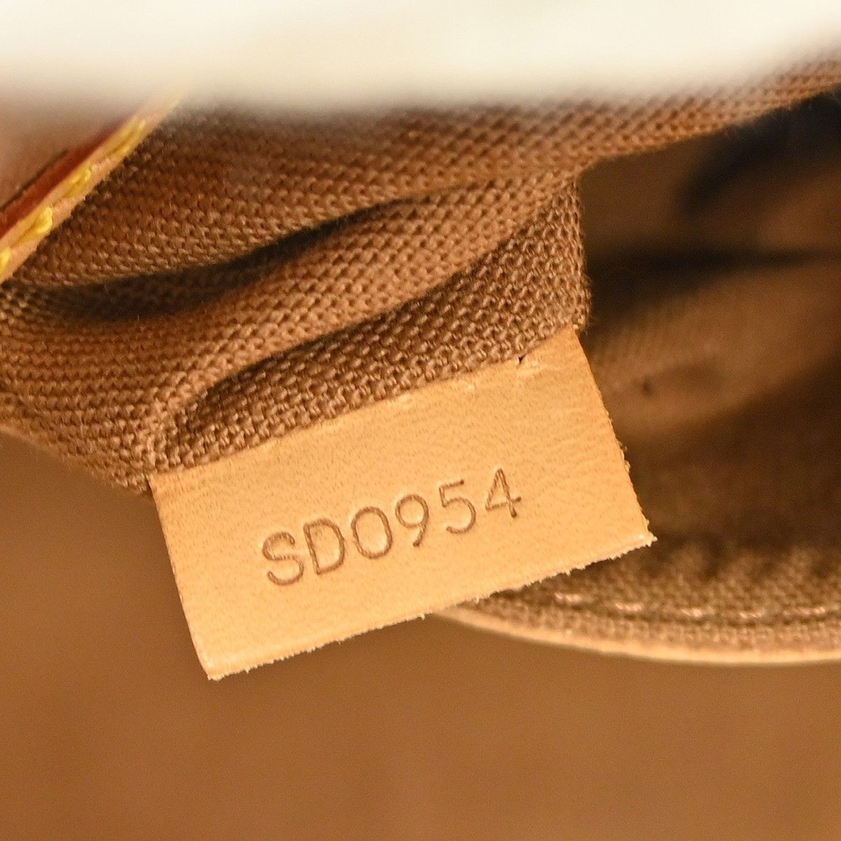 Louis Vuitton Louis Vuitton Alma Handbag Monogram Canvas Size ONE SIZE - 5 Thumbnail