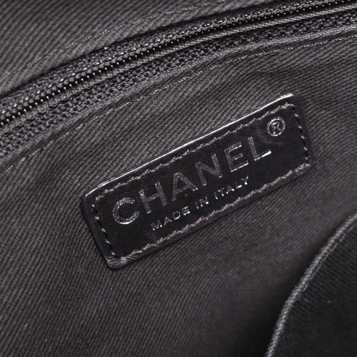 Chanel Chanel Expandable Zip Around Frame Bag Quilted Leather Size ONE SIZE - 4 Thumbnail