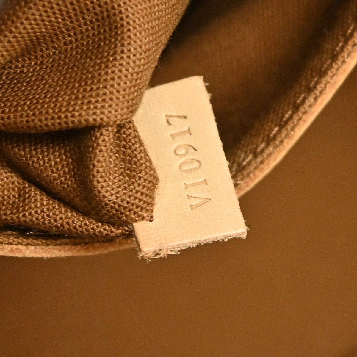 Louis Vuitton Louis Vuitton Alma Handbag Monogram Canvas Size ONE SIZE - 5 Thumbnail