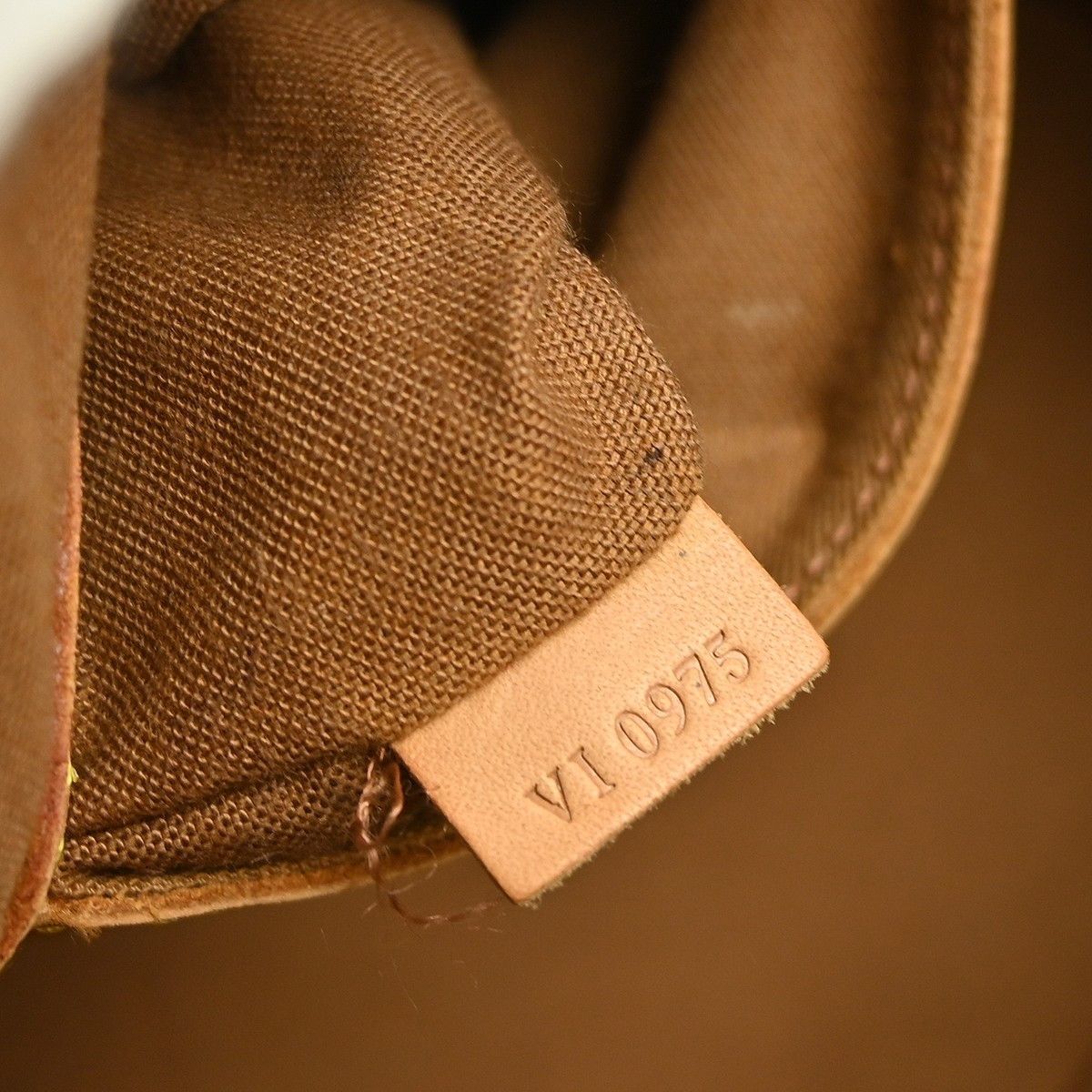 Louis Vuitton Louis Vuitton Alma Handbag Monogram Canvas Size ONE SIZE - 4 Thumbnail