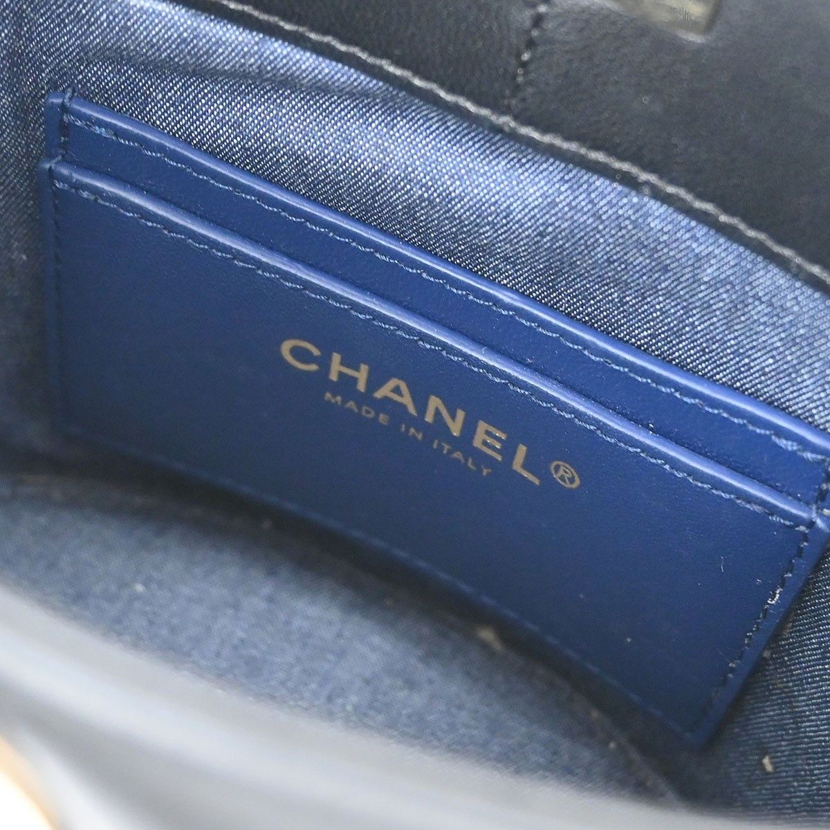 Chanel Chanel Resin Elegant Chain Tubular Vanity Case Quilted Lambskin Size ONE SIZE - 4 Thumbnail