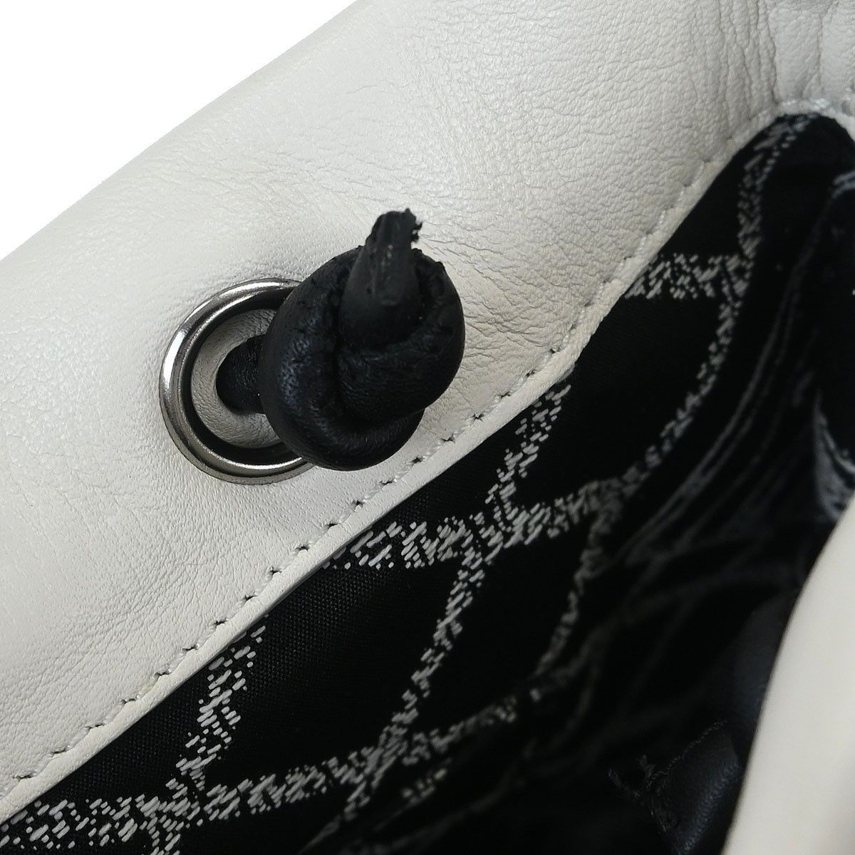 Chanel Chanel Essential Shopping Tote Leather Size ONE SIZE - 10 Thumbnail