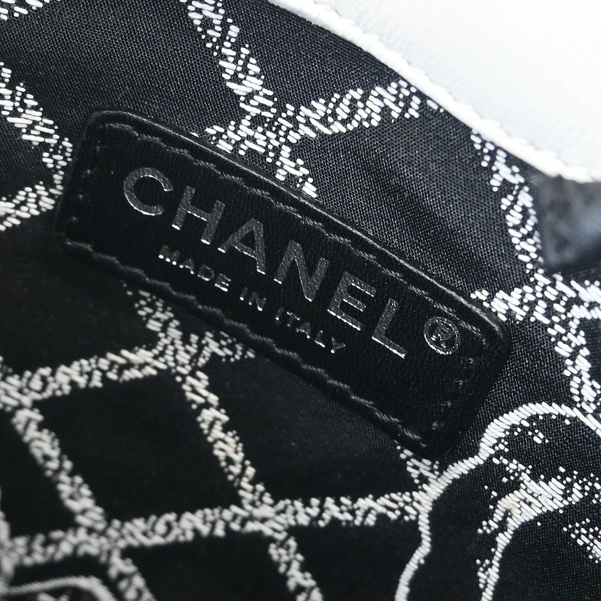 Chanel Chanel Essential Shopping Tote Leather Size ONE SIZE - 4 Thumbnail