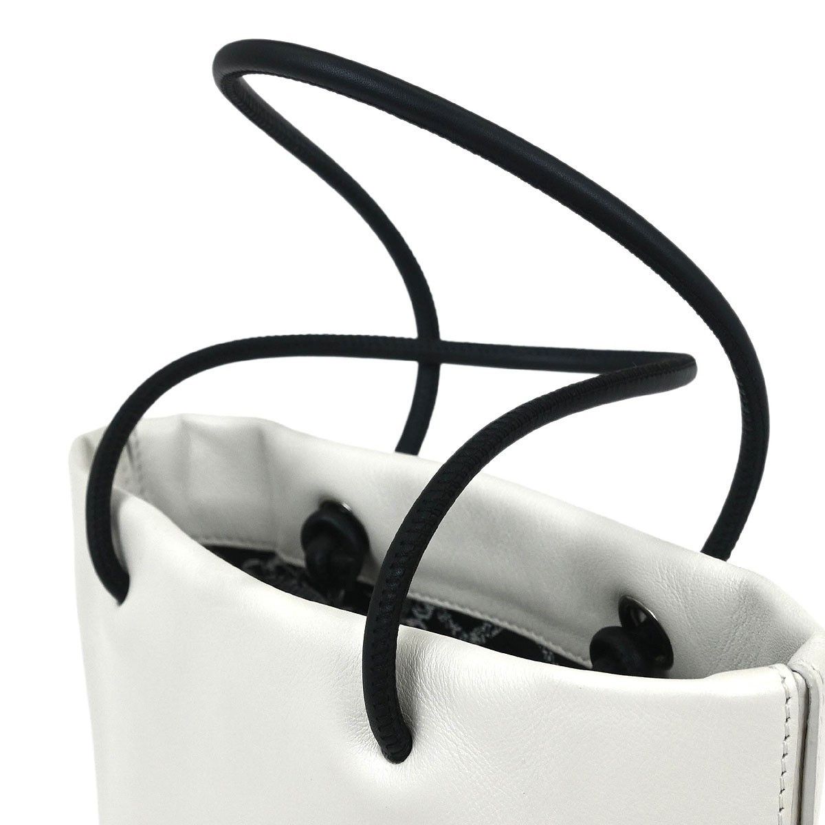 Chanel Chanel Essential Shopping Tote Leather Size ONE SIZE - 6 Thumbnail