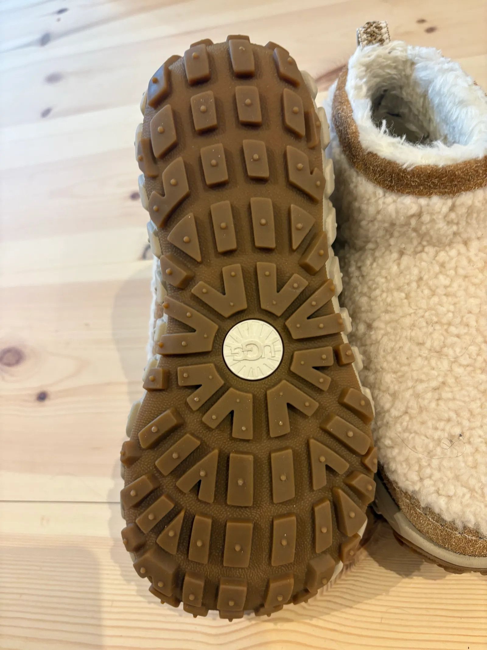 Ugg Ugg U Venture Daze Winter Boots Size US 10 / IT 40 - 3 Thumbnail