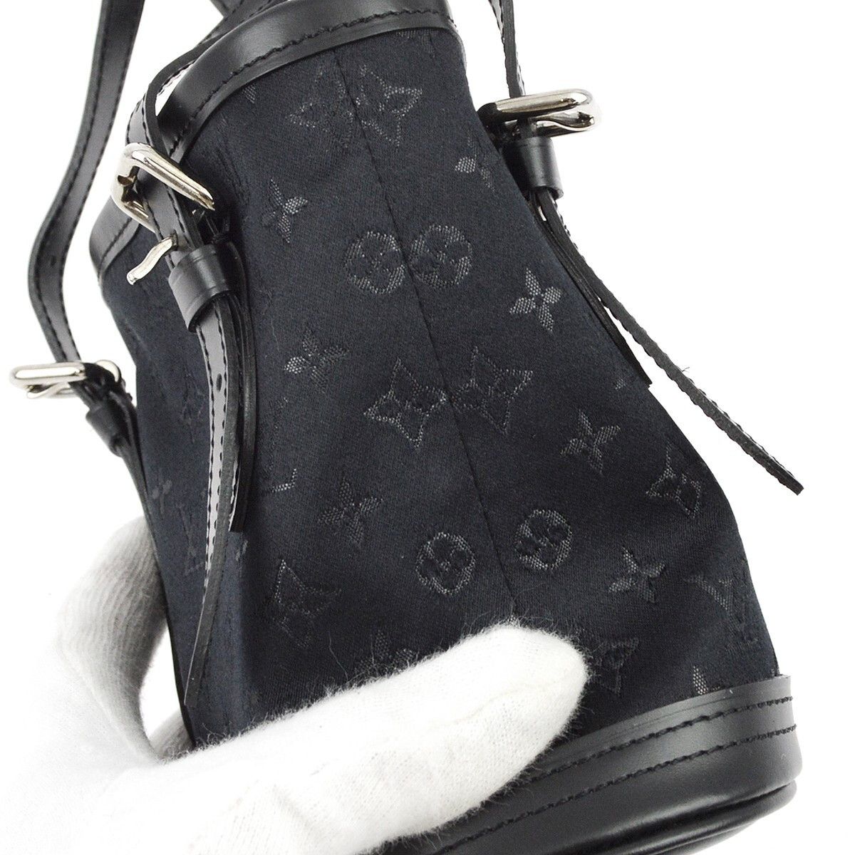 Louis Vuitton Louis Vuitton Bucket Bag Monogram Satin Size ONE SIZE - 10 Thumbnail