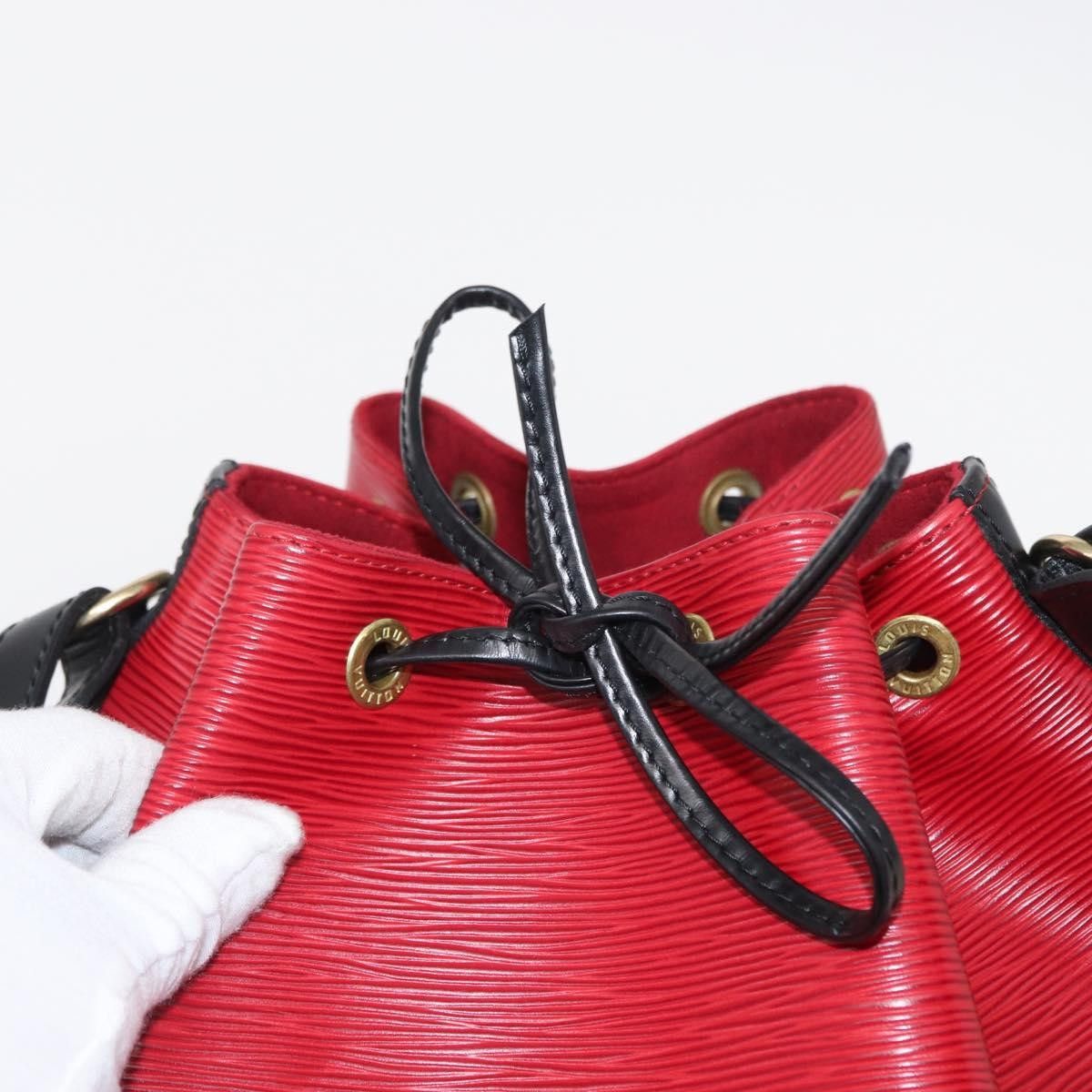 Louis Vuitton Louis Vuitton Bicolor Petit Noe Handbag Epi Leather Size ONE SIZE - 19 Thumbnail