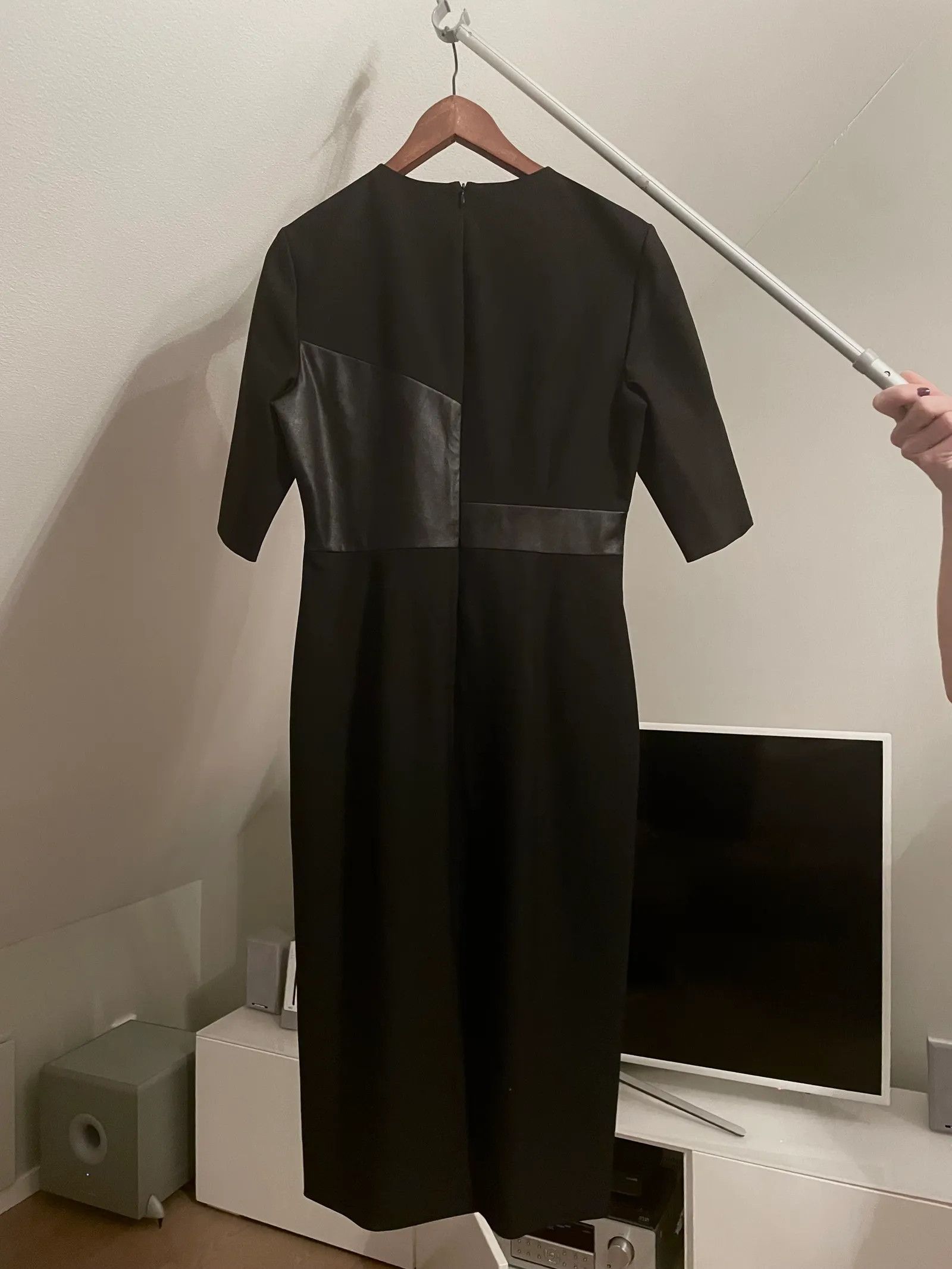 Hugo Boss Boss Dezona Dress Size M / US 6-8 / IT 42-44 - 4 Thumbnail