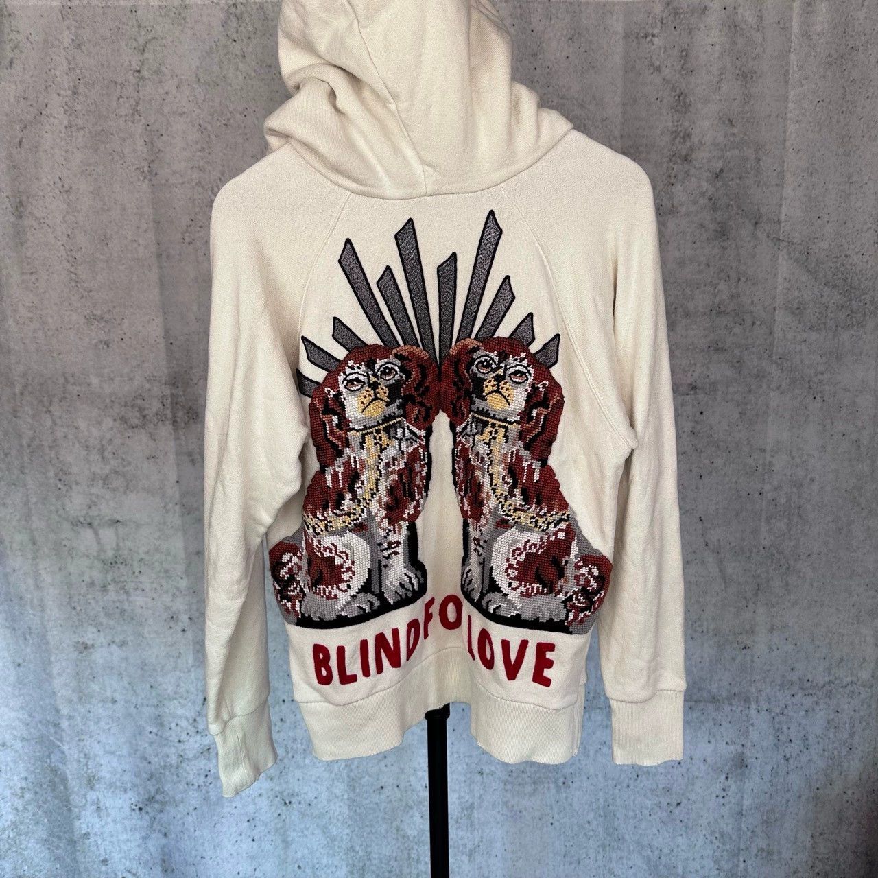Gucci gucci ivory dog embroidery logo hoodie Size XXS / US 00 / IT 34 - 3 Thumbnail