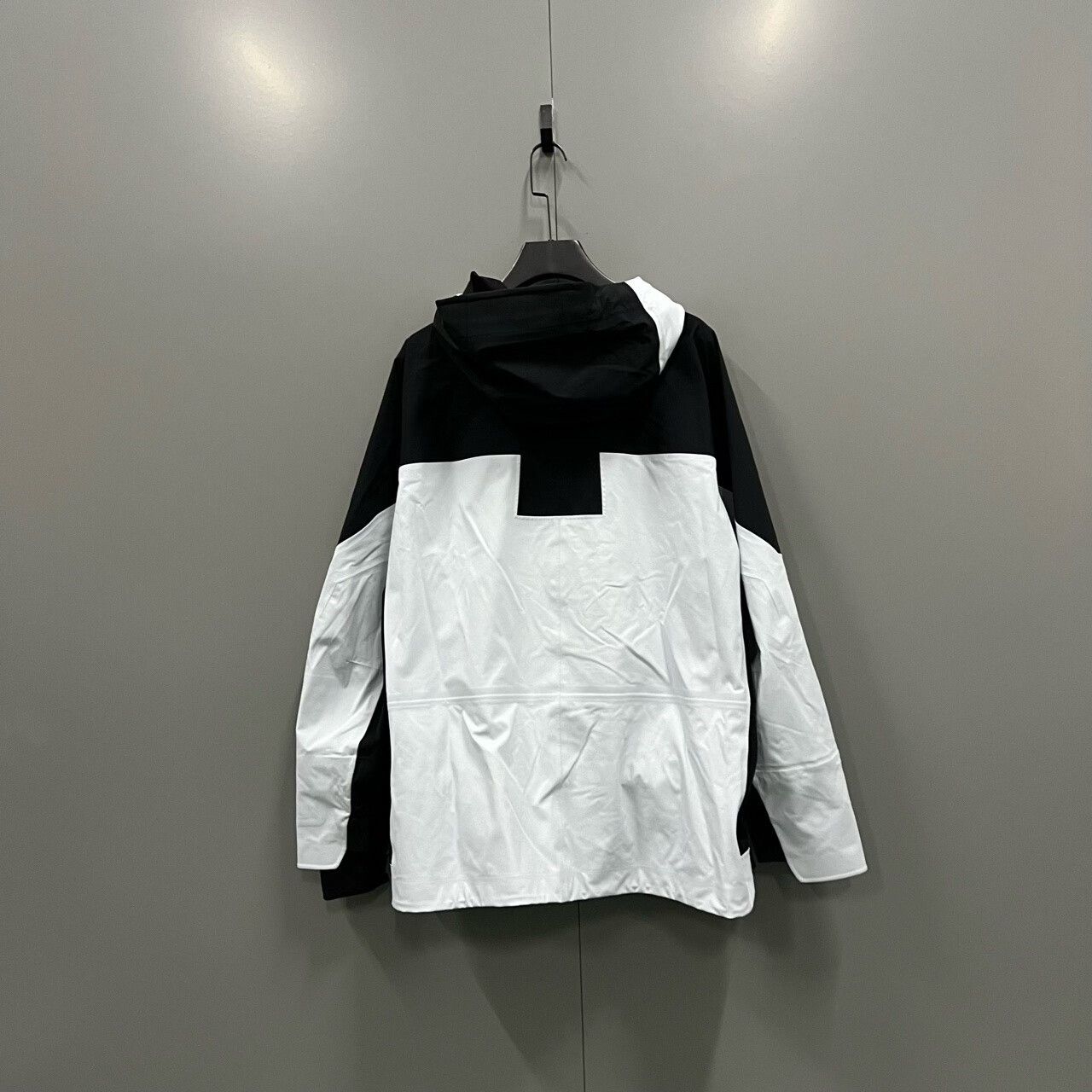 Louis Vuitton Louis Vuitton Color-Block Logo Casual Jacket Size US L / EU 52-54 / 3 - 2 Thumbnail