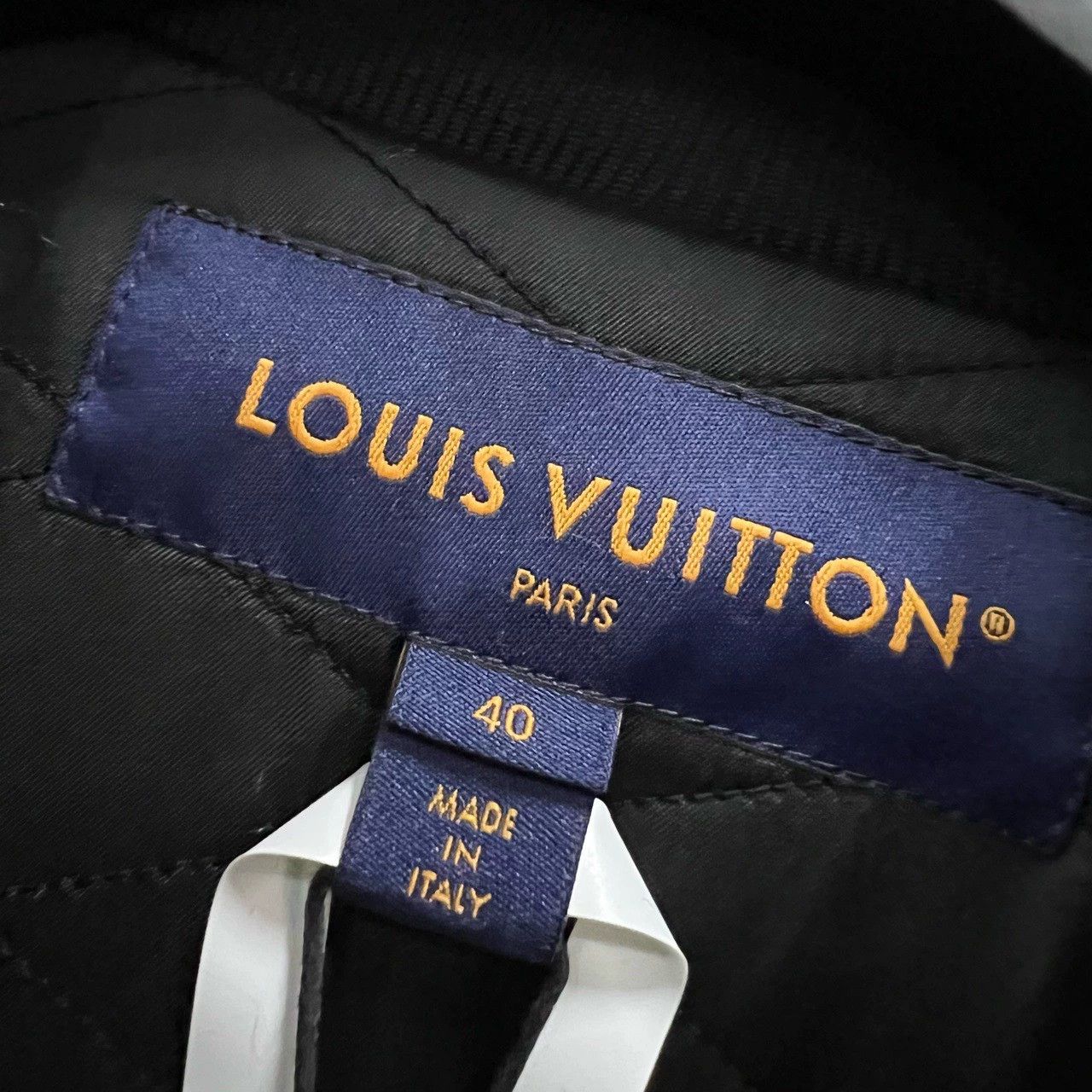 Louis Vuitton louis vuitton monogram logo jacket size 40 Size US M / EU 48-50 / 2 - 5 Thumbnail