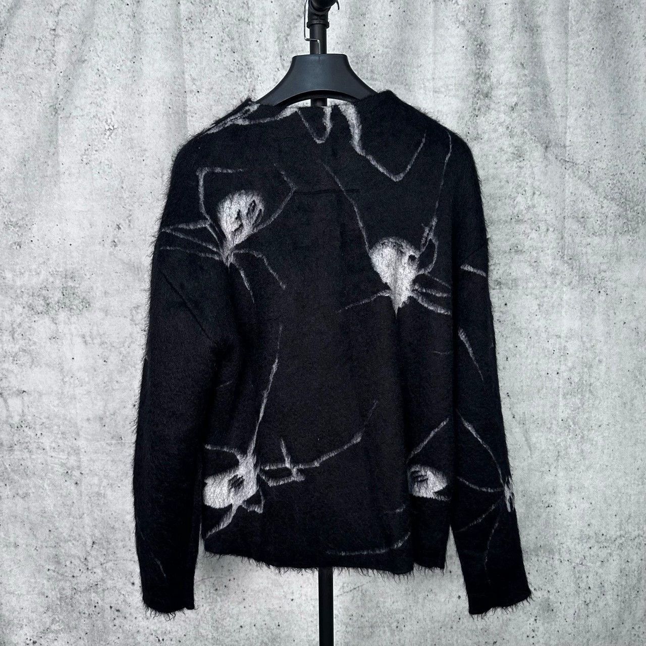 Givenchy Givenchy Spider Print Knit Sweater in Black Size XS / US 0-2 / IT 36-38 - 2 Thumbnail