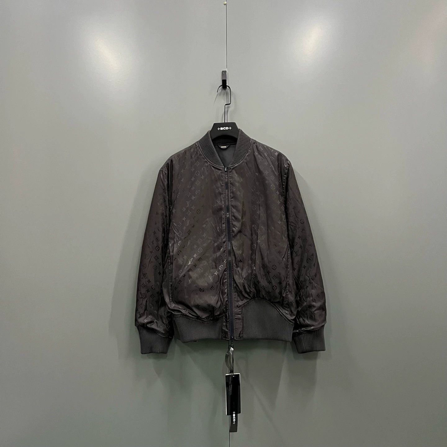 Louis Vuitton Louis Vuitton Double-Sided Leather Jacket for Men Size US L / EU 52-54 / 3 - 2 Thumbnail
