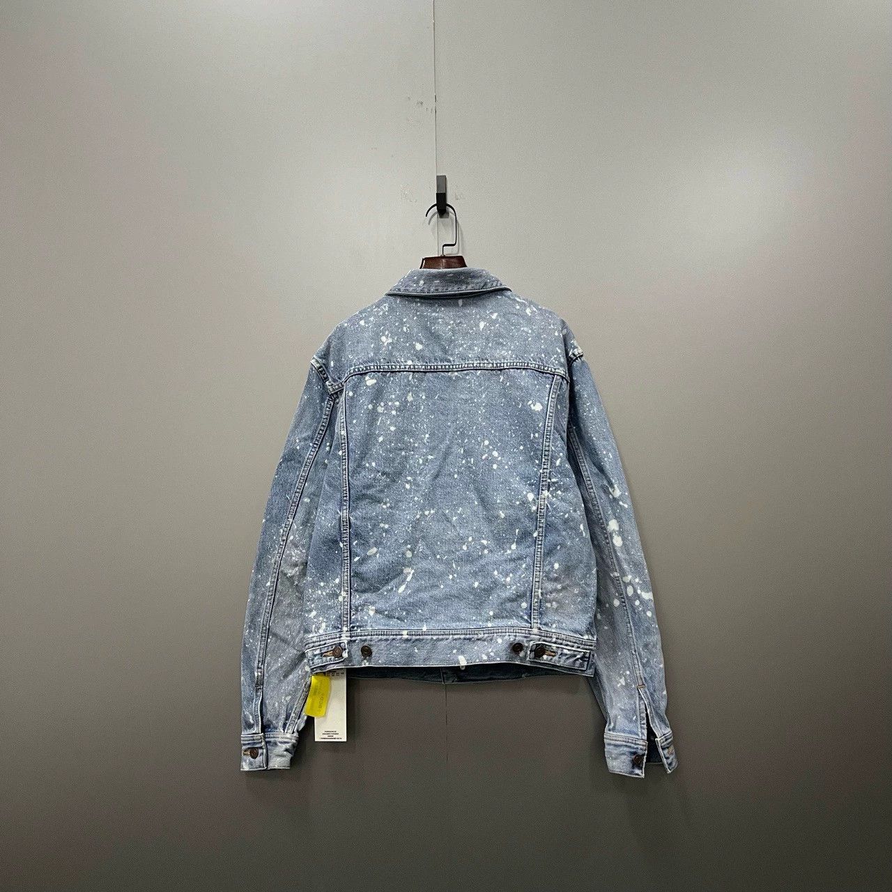 Celine celine distressed denim jacket in size small Size US S / EU 44-46 / 1 - 3 Thumbnail