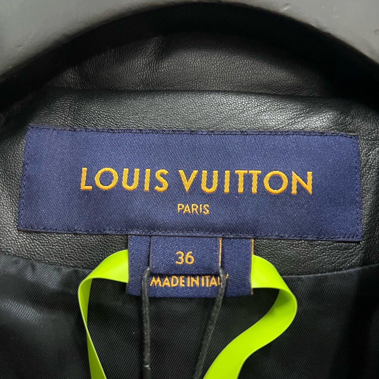 Louis Vuitton louis vuitton embossed logo leather jacket Size S / US 4 / IT 40 - 3 Thumbnail