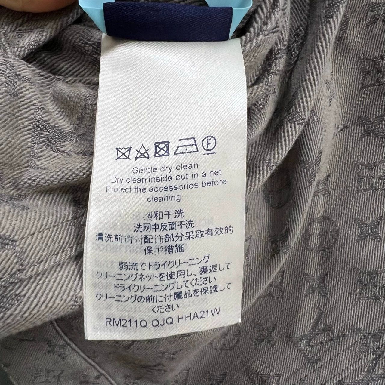 Louis Vuitton louis vuitton classic denim jacket with prints Size US L / EU 52-54 / 3 - 6 Thumbnail