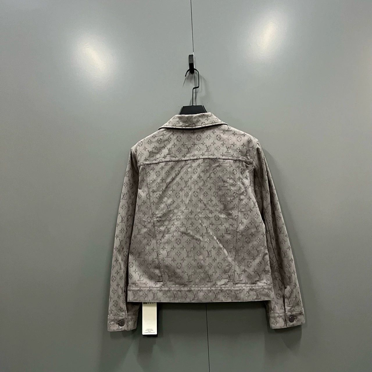 Louis Vuitton louis vuitton classic denim jacket with prints Size US L / EU 52-54 / 3 - 2 Thumbnail